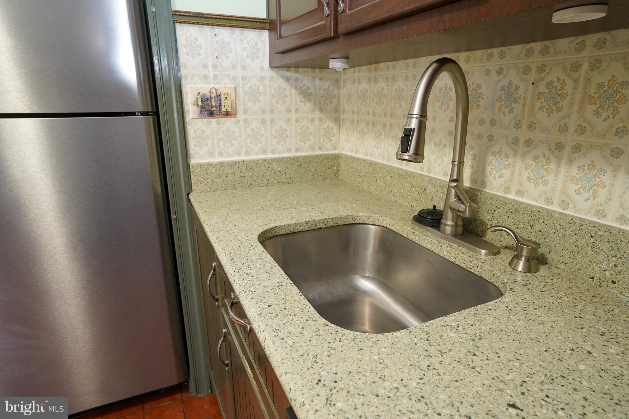 THE PROVINCES - Residential Lease