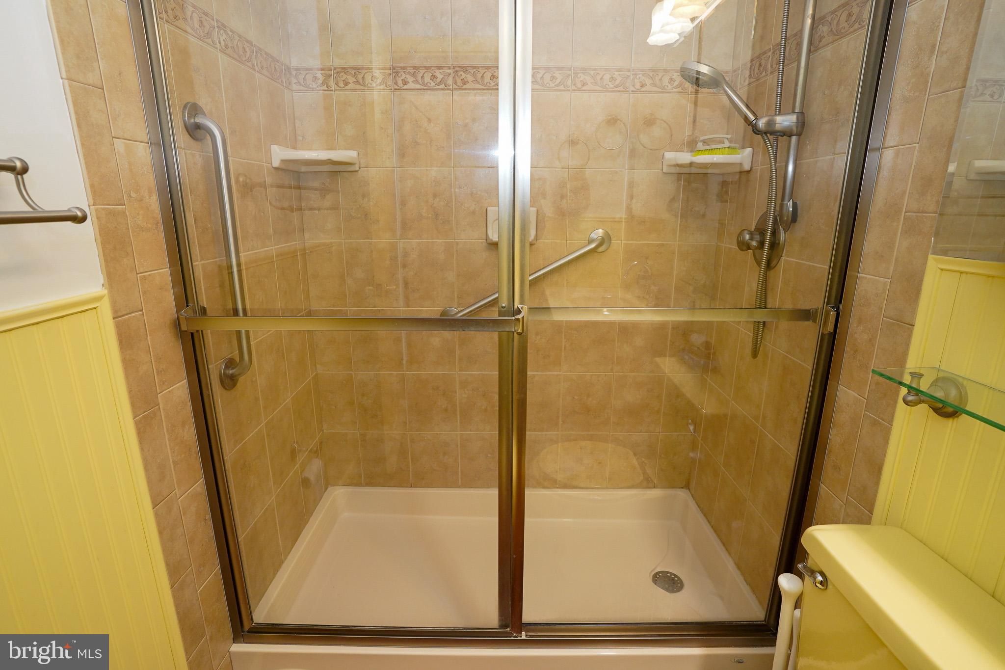 THE PROVINCES - Residential Lease