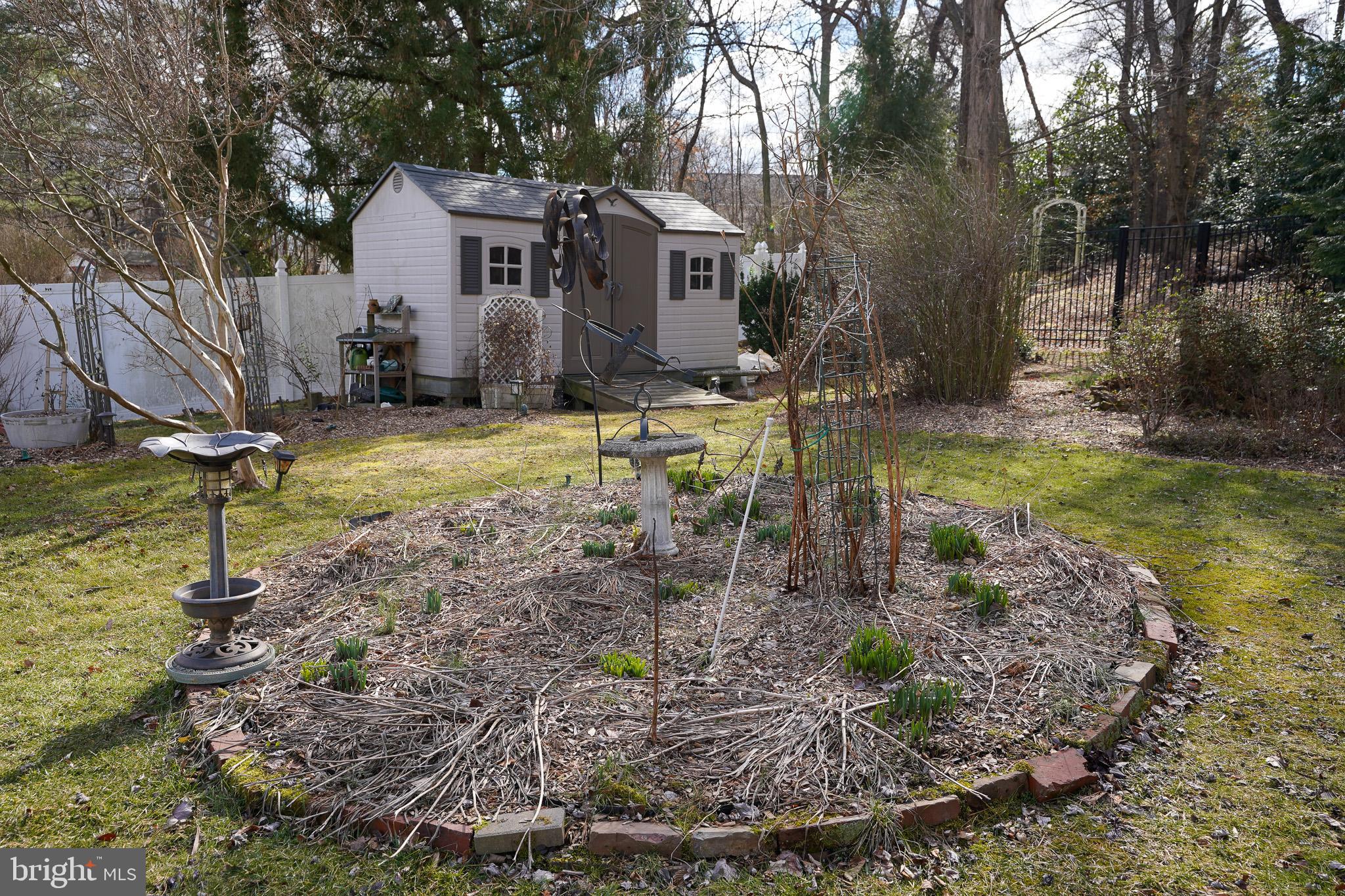 THE PROVINCES - Residential Lease