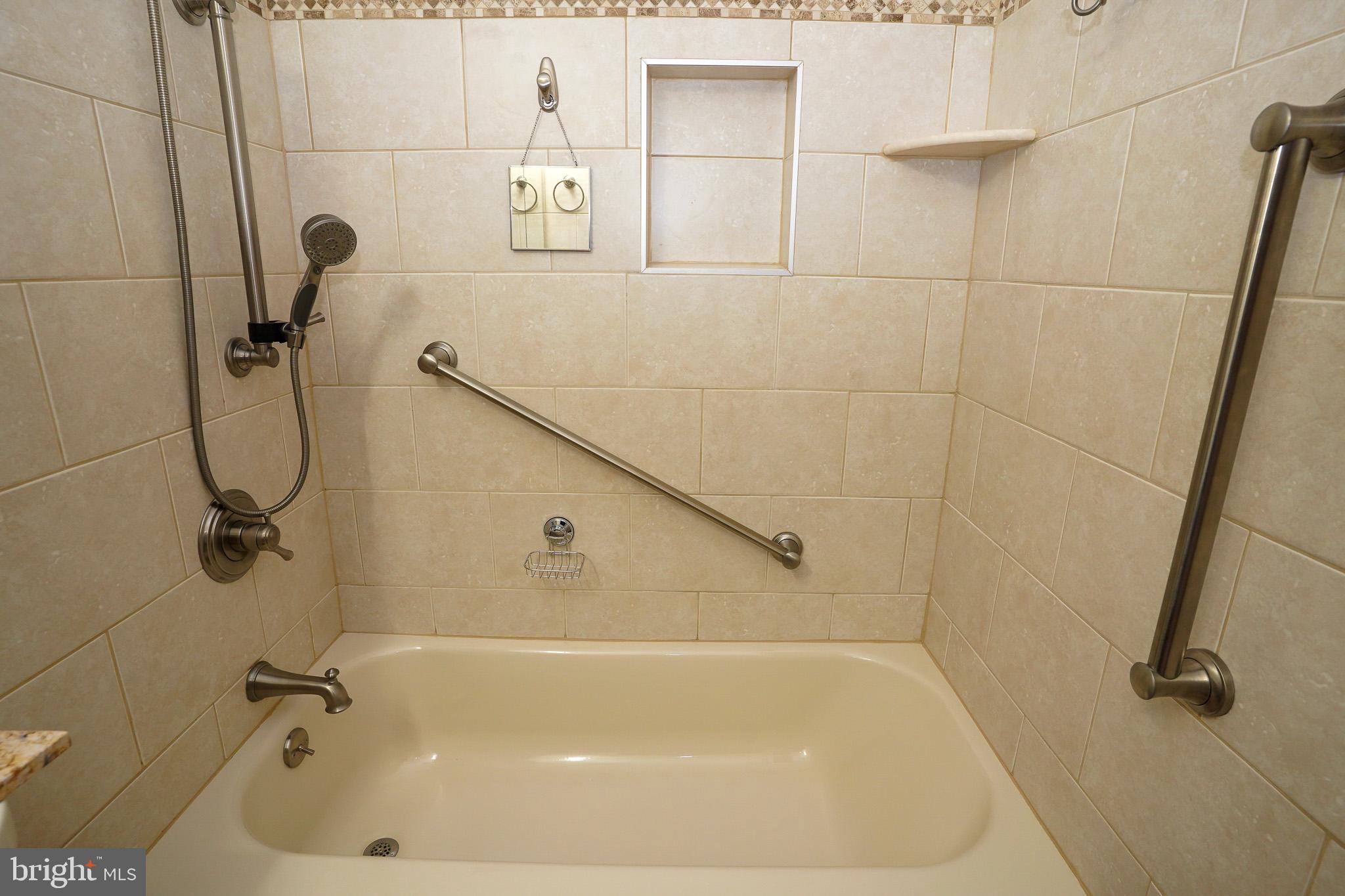 THE PROVINCES - Residential Lease