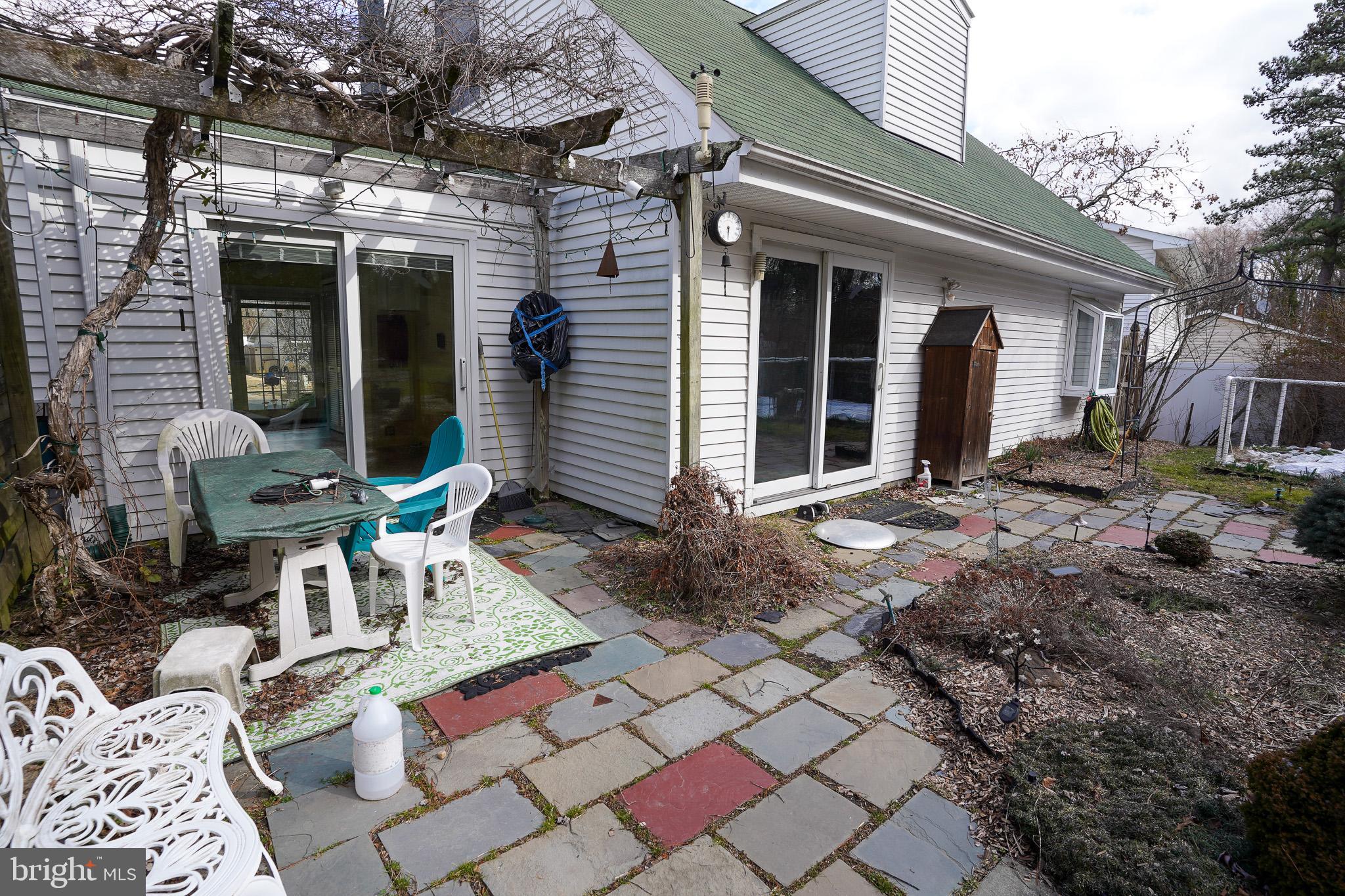 THE PROVINCES - Residential Lease