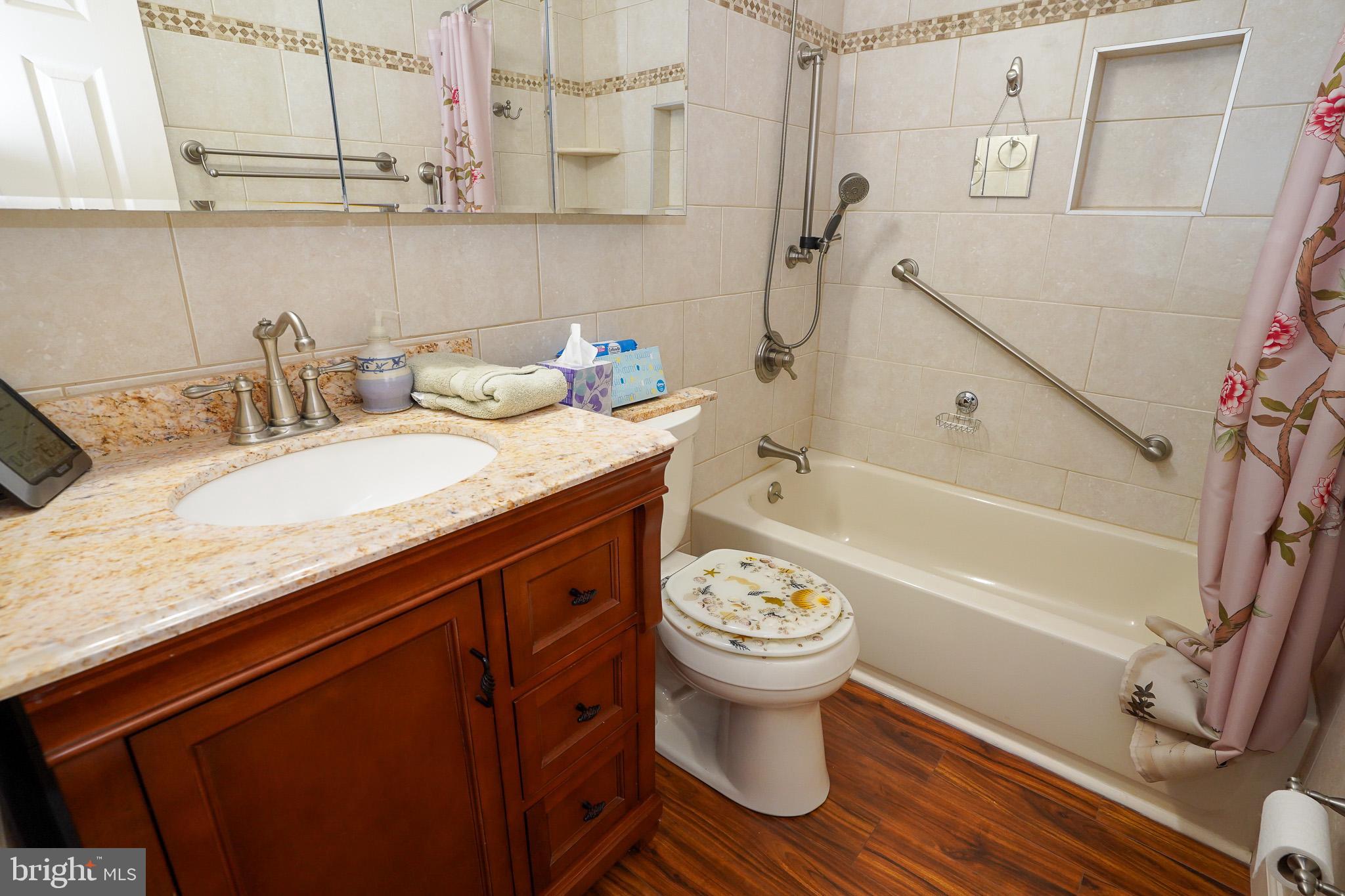 THE PROVINCES - Residential Lease