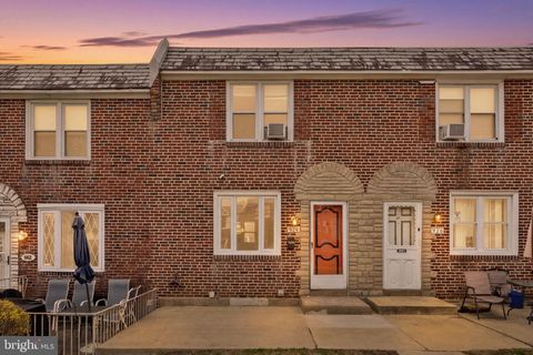 Townhouse For Sale - 924 Fairfax Road<br/> Delaware County, DREXEL HILL, PA 19026
