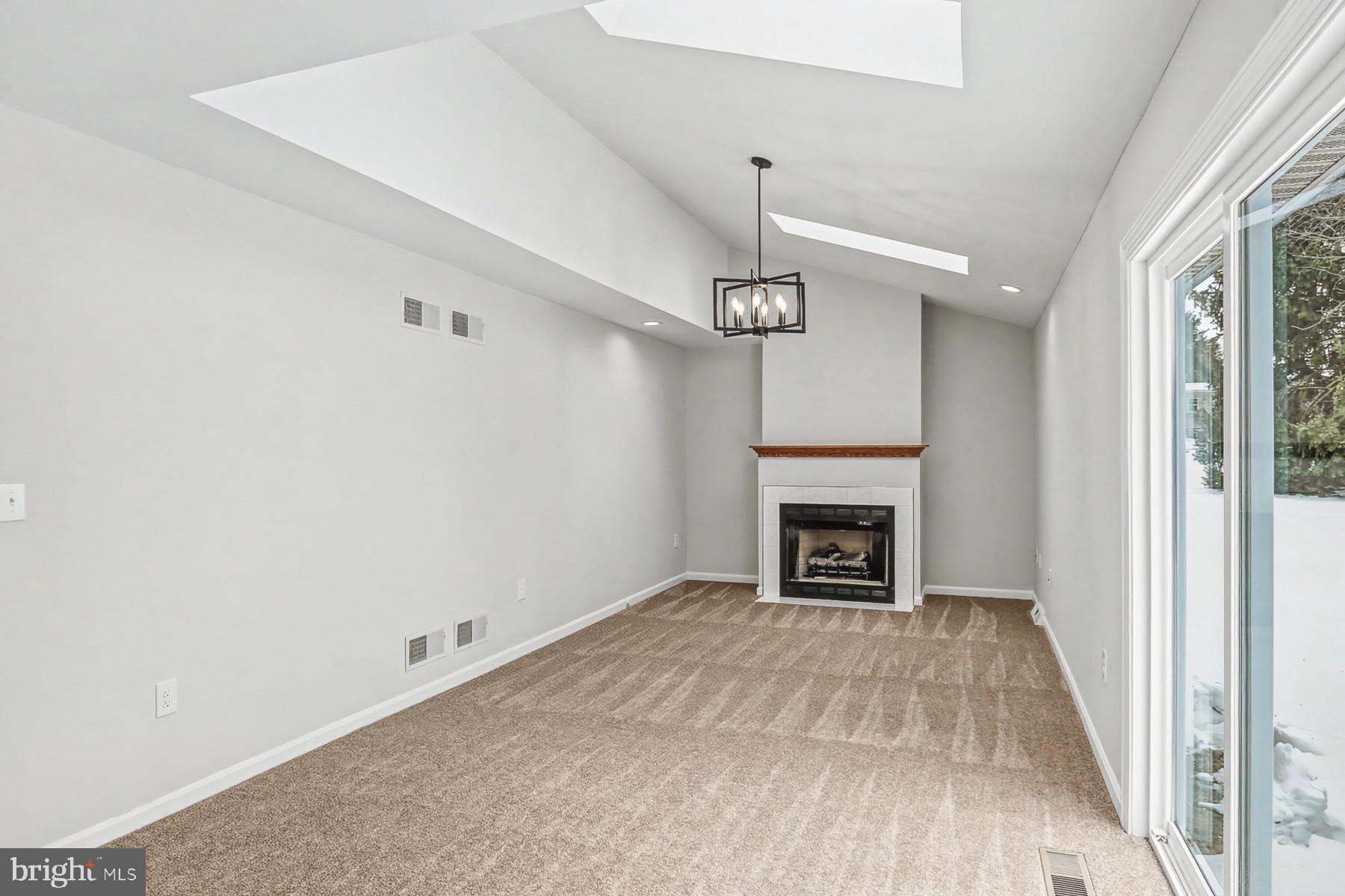 LAWNFORD ACRES - Residential