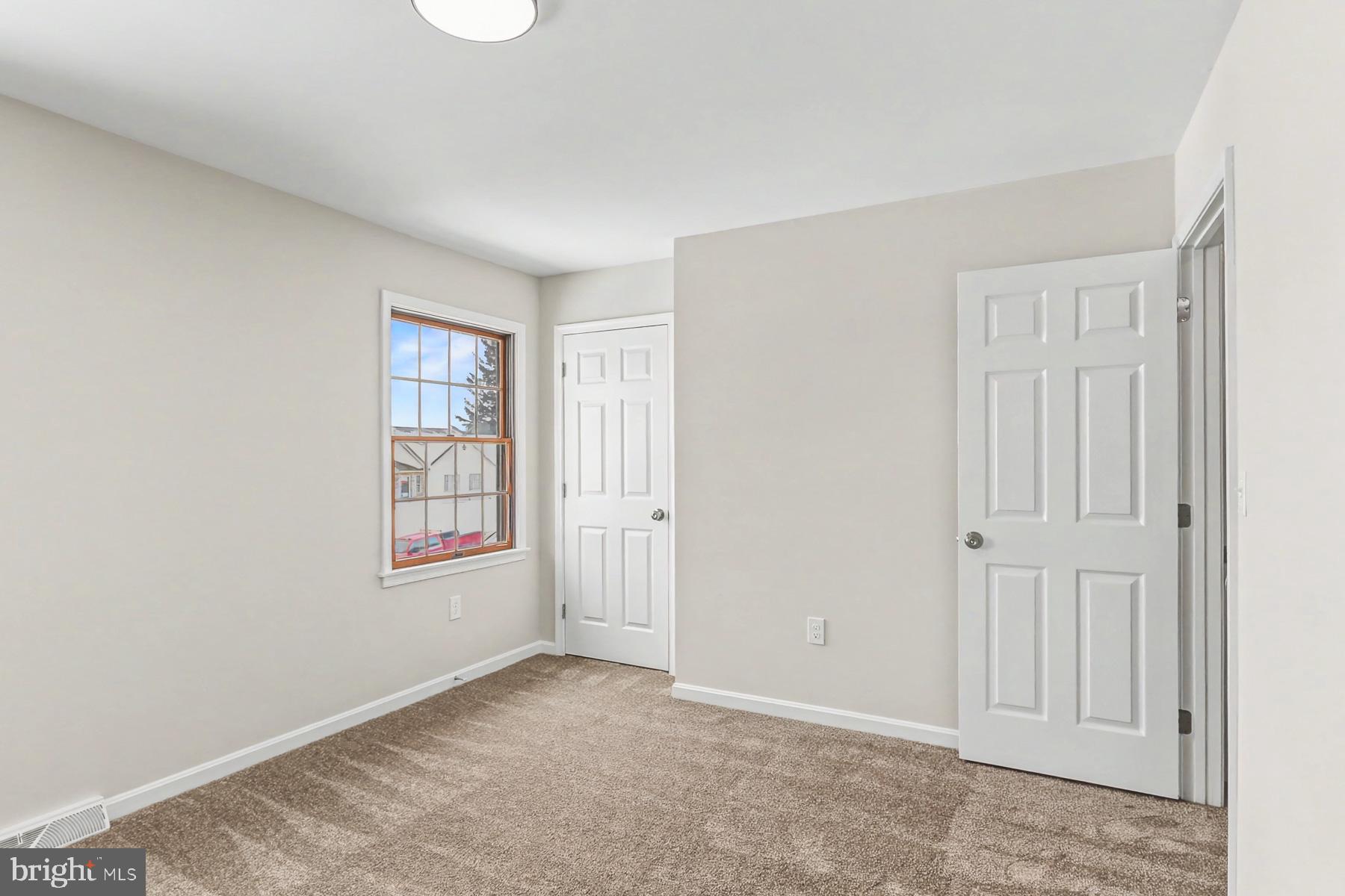 LAWNFORD ACRES - Residential