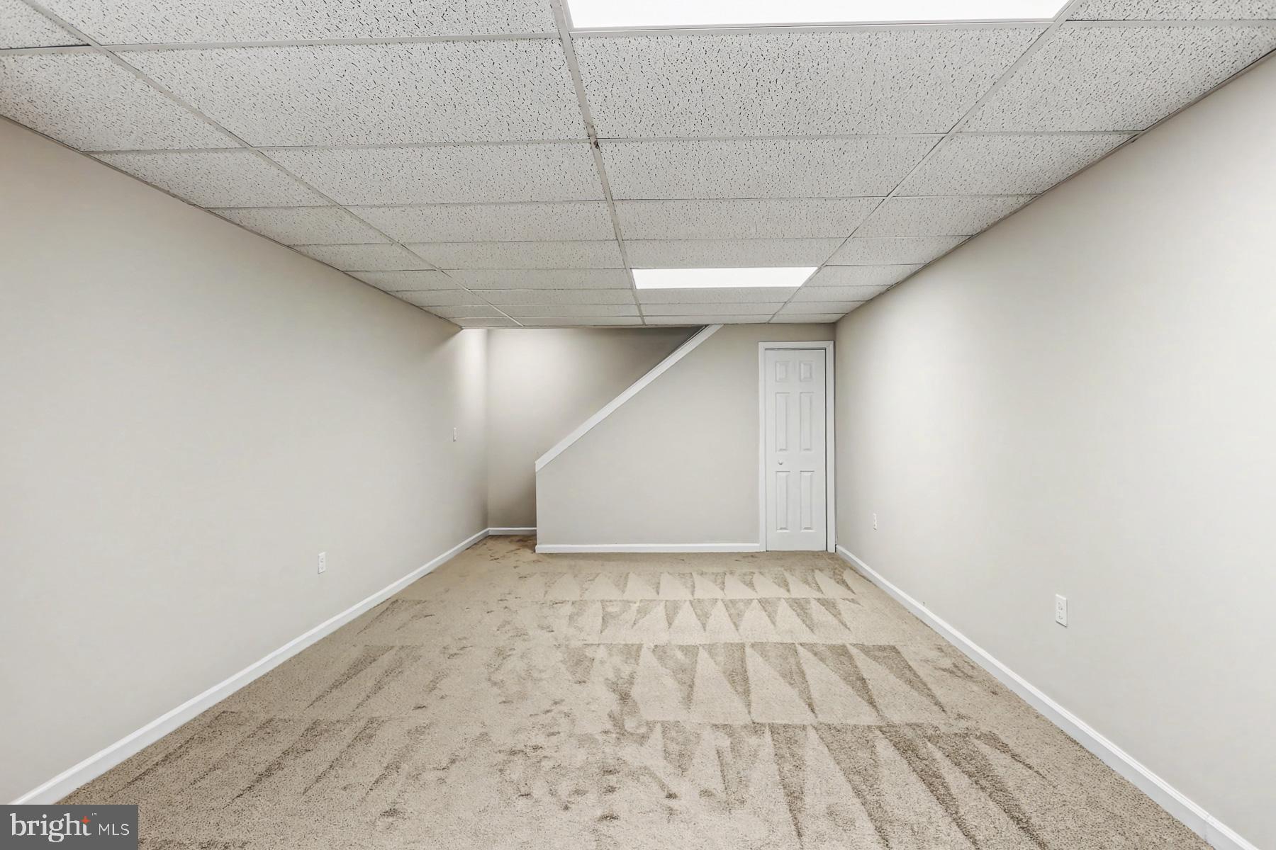 LAWNFORD ACRES - Residential