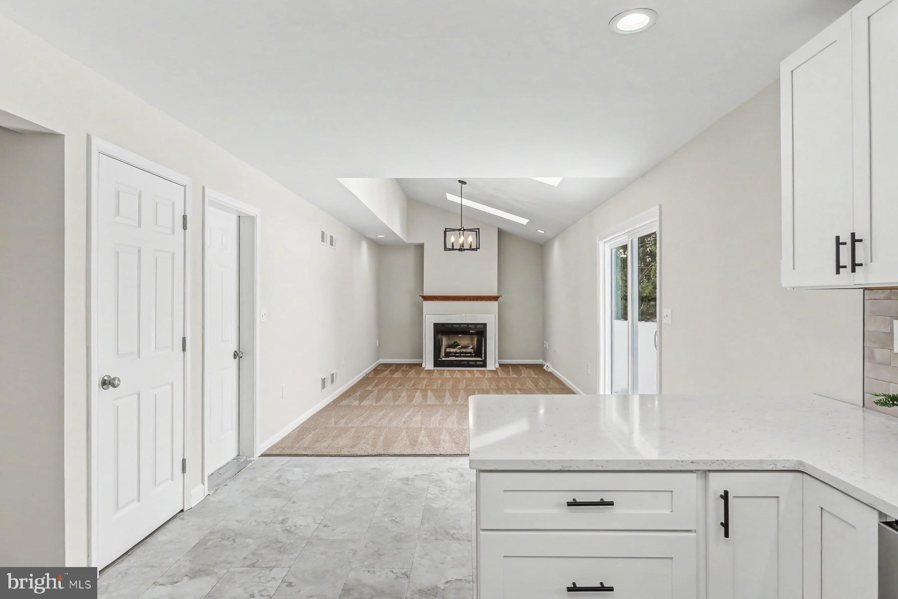 LAWNFORD ACRES - Residential