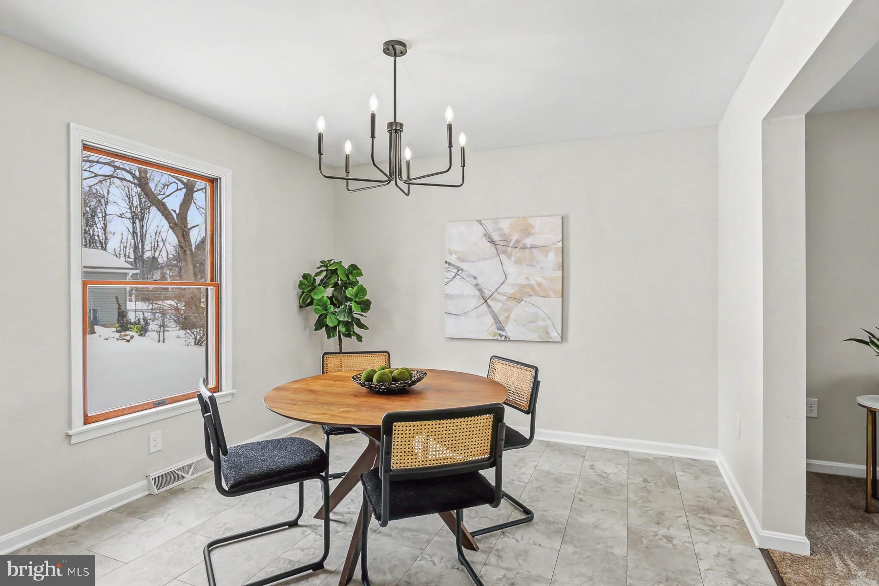 LAWNFORD ACRES - Residential