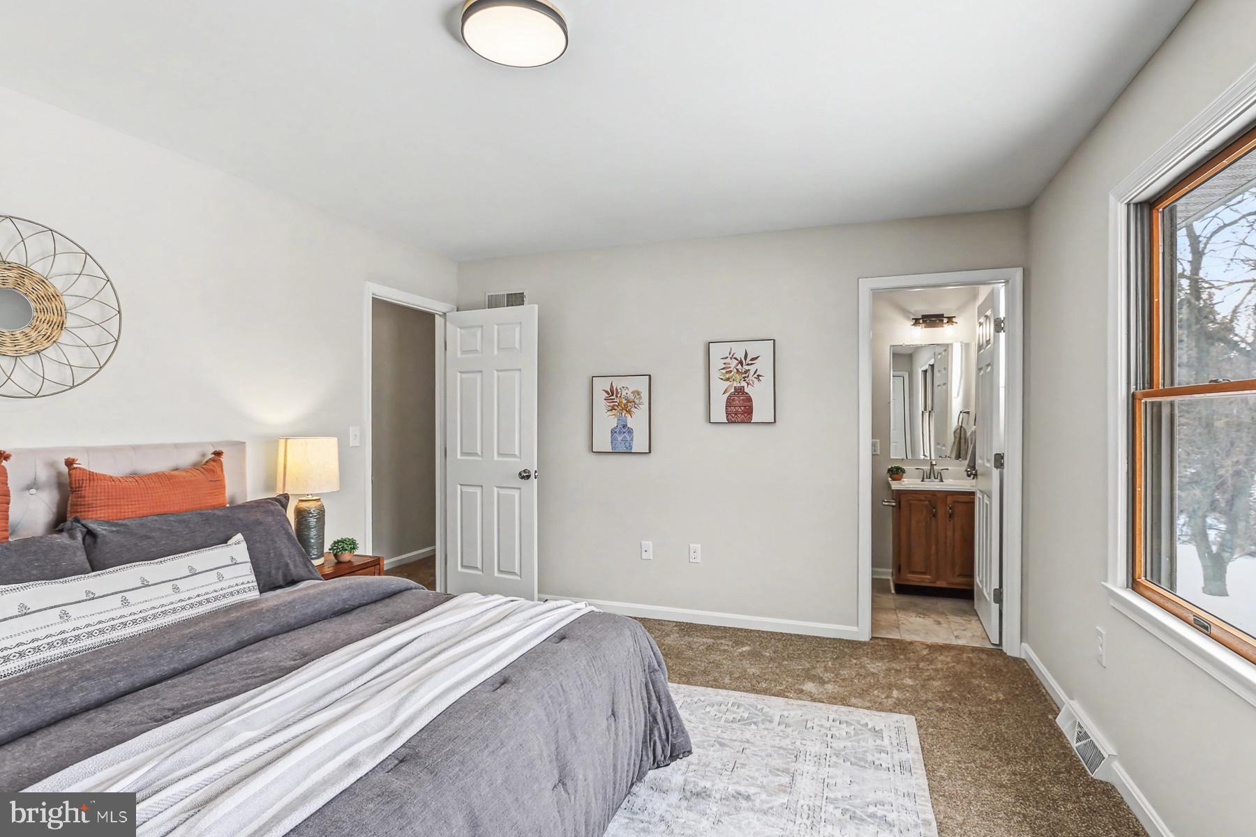 LAWNFORD ACRES - Residential