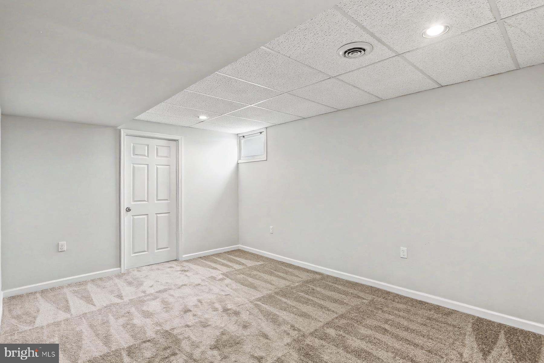 LAWNFORD ACRES - Residential