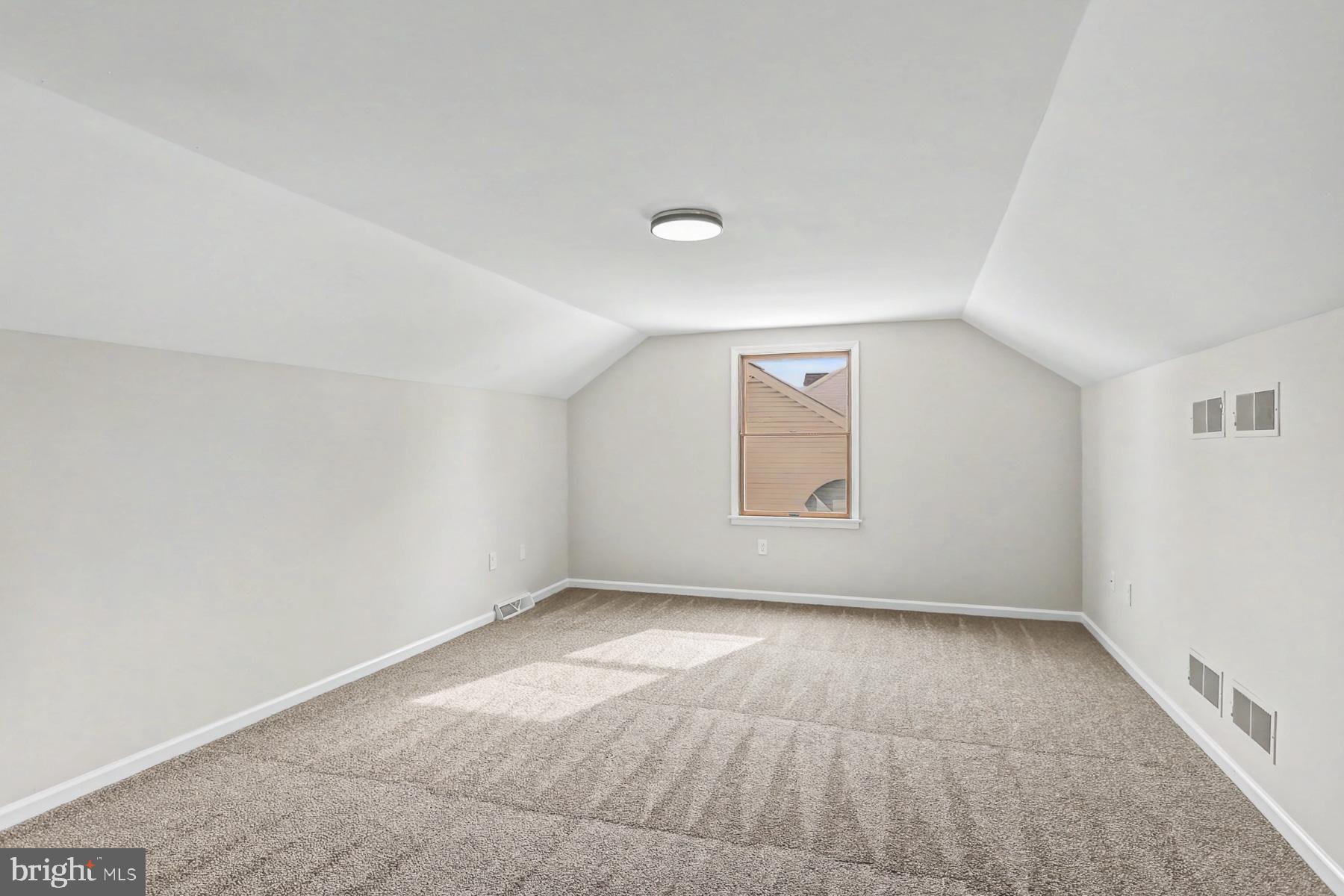 LAWNFORD ACRES - Residential