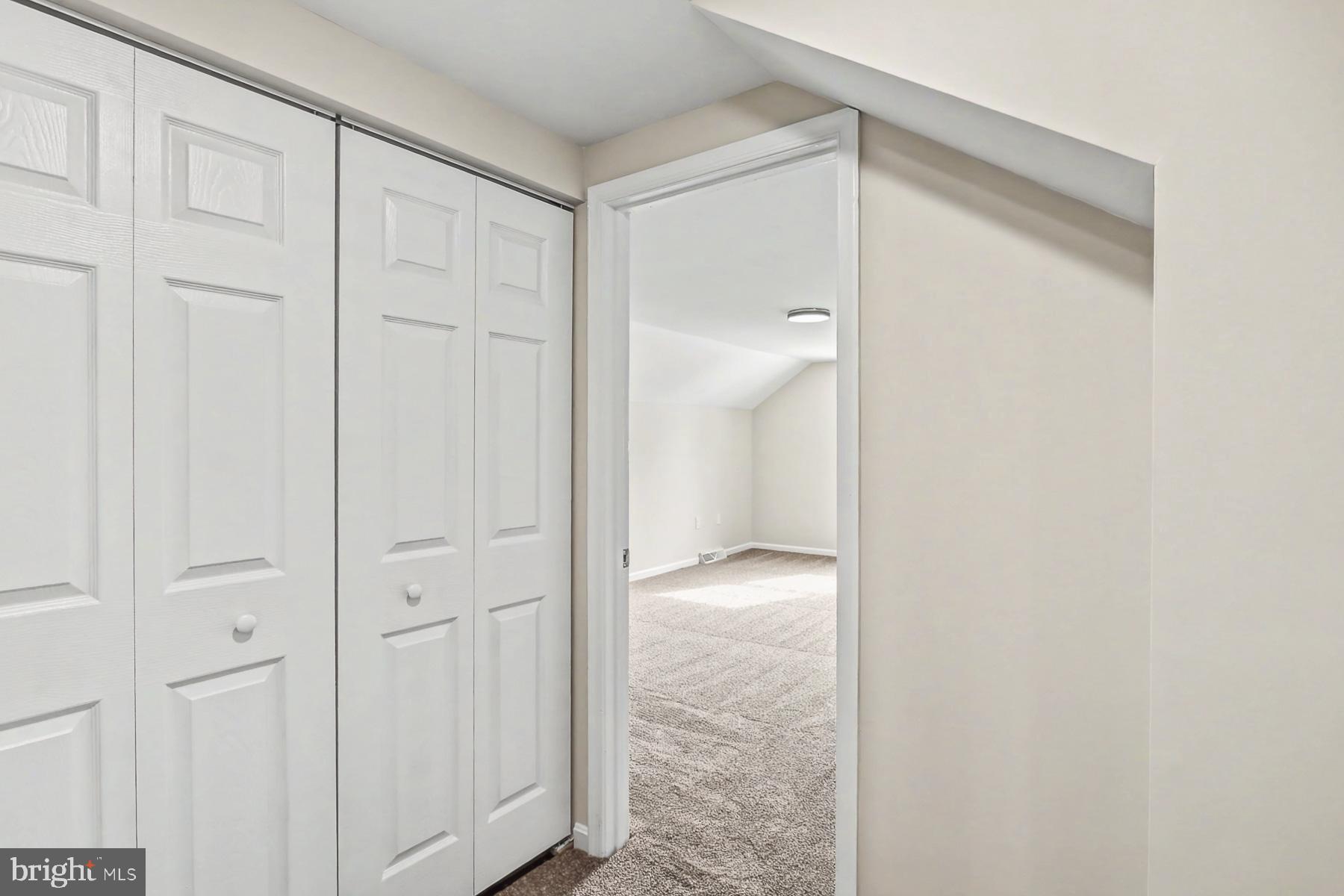 LAWNFORD ACRES - Residential