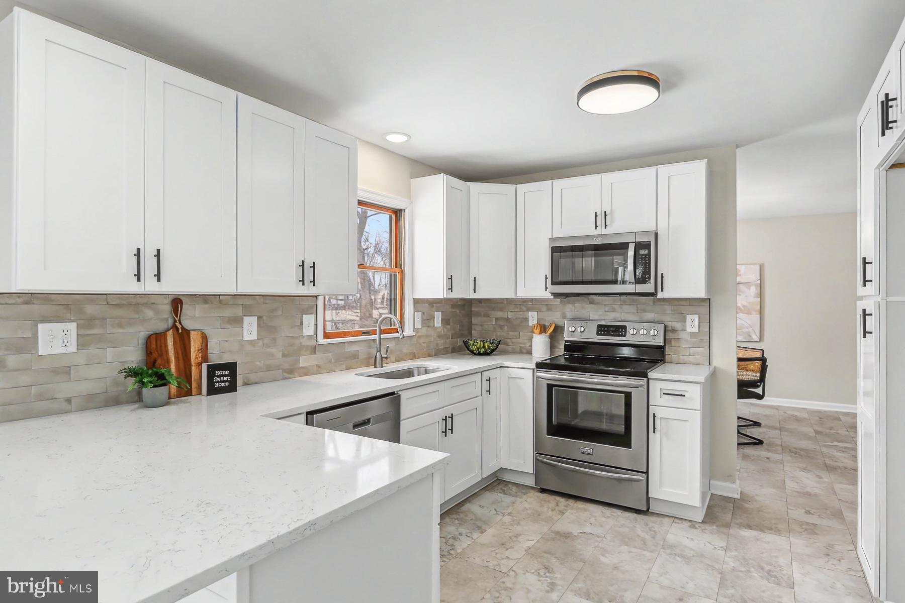 LAWNFORD ACRES - Residential