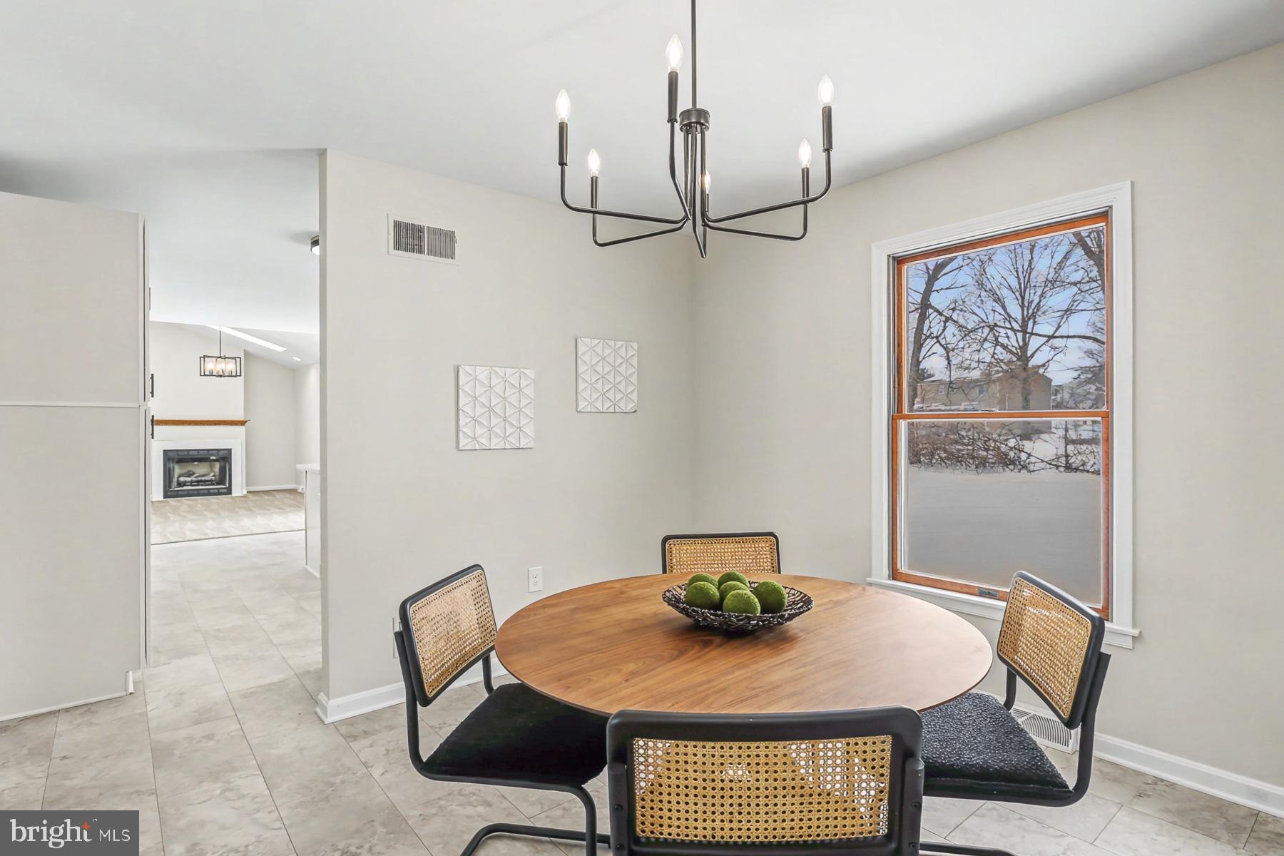 LAWNFORD ACRES - Residential