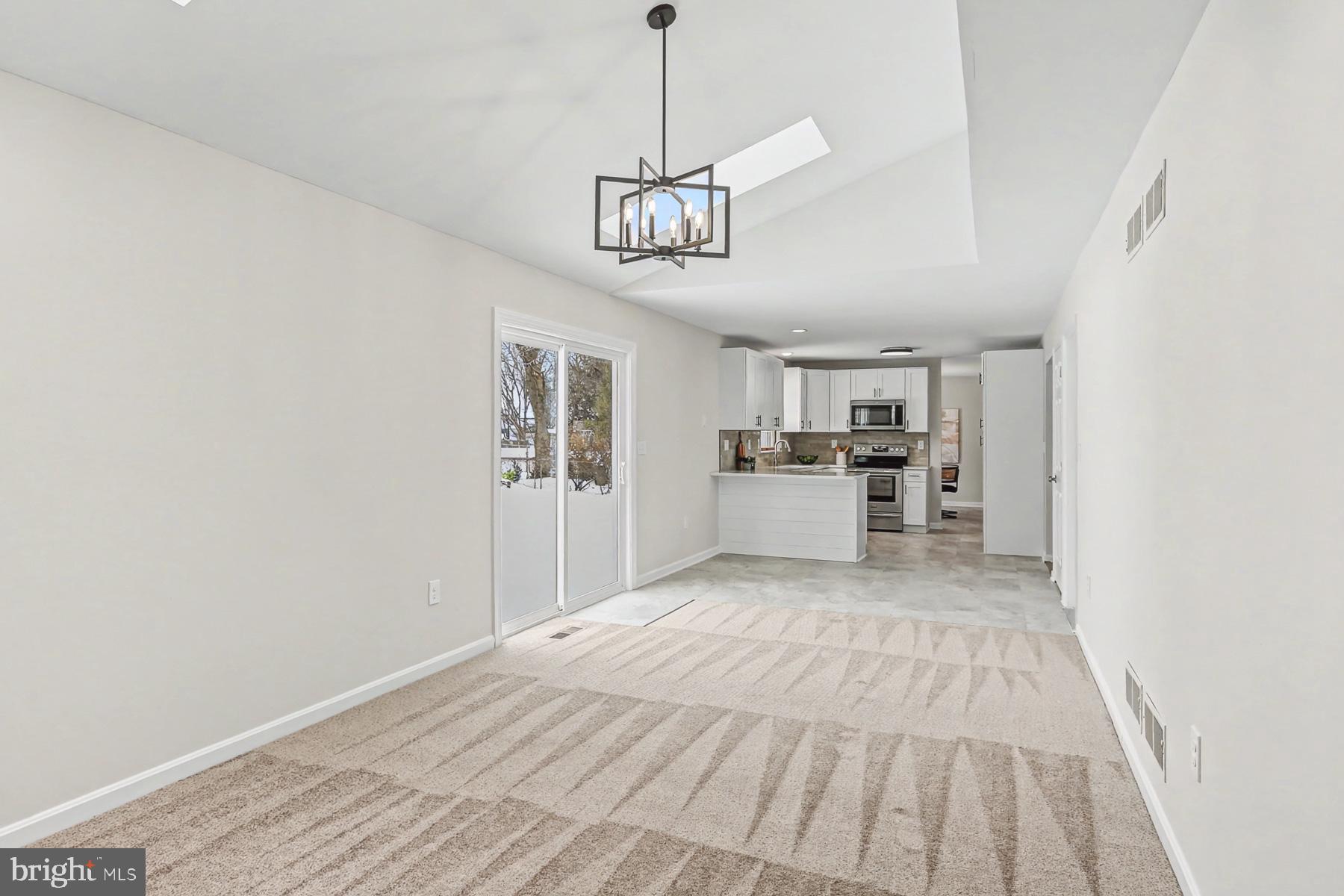 LAWNFORD ACRES - Residential