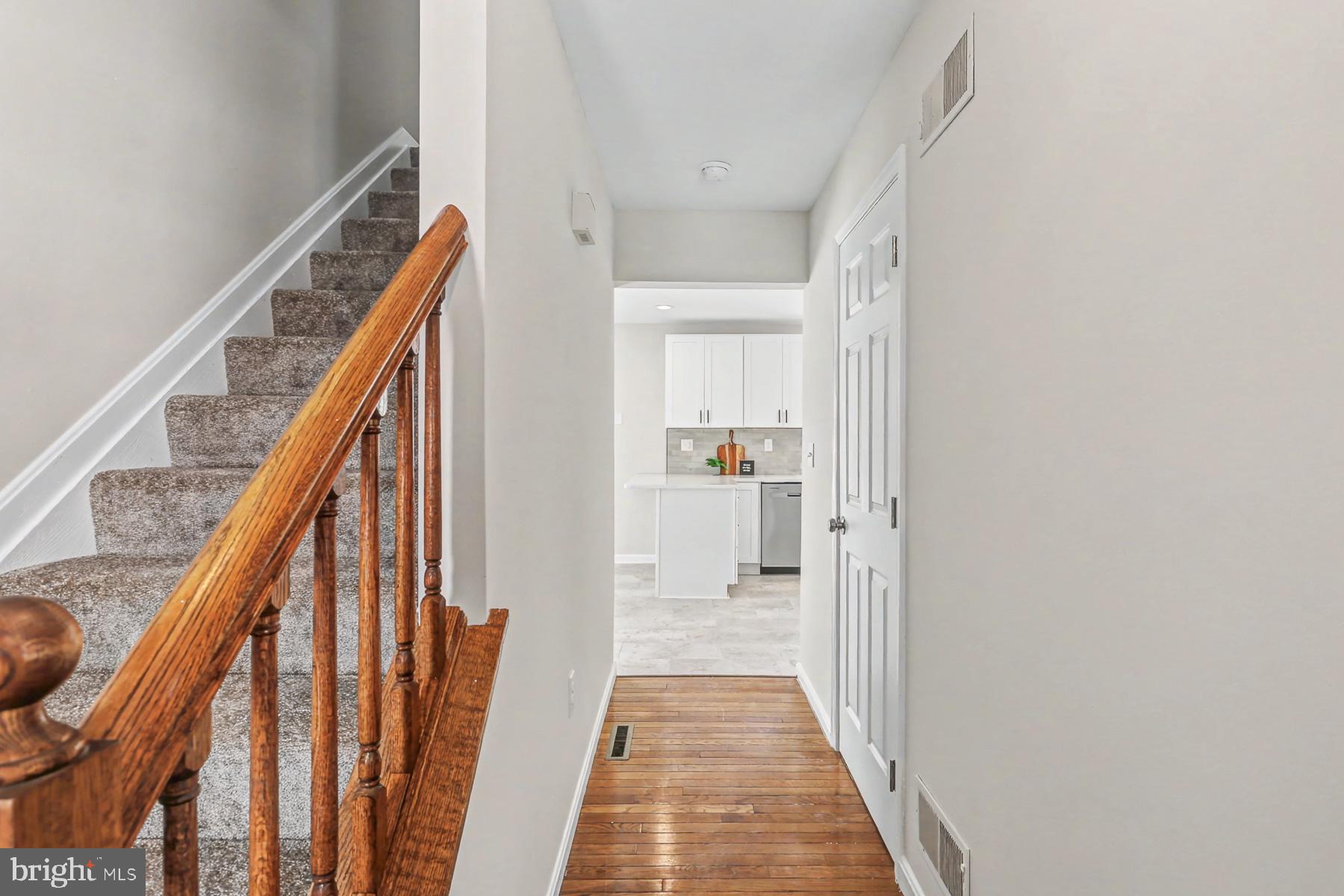 LAWNFORD ACRES - Residential