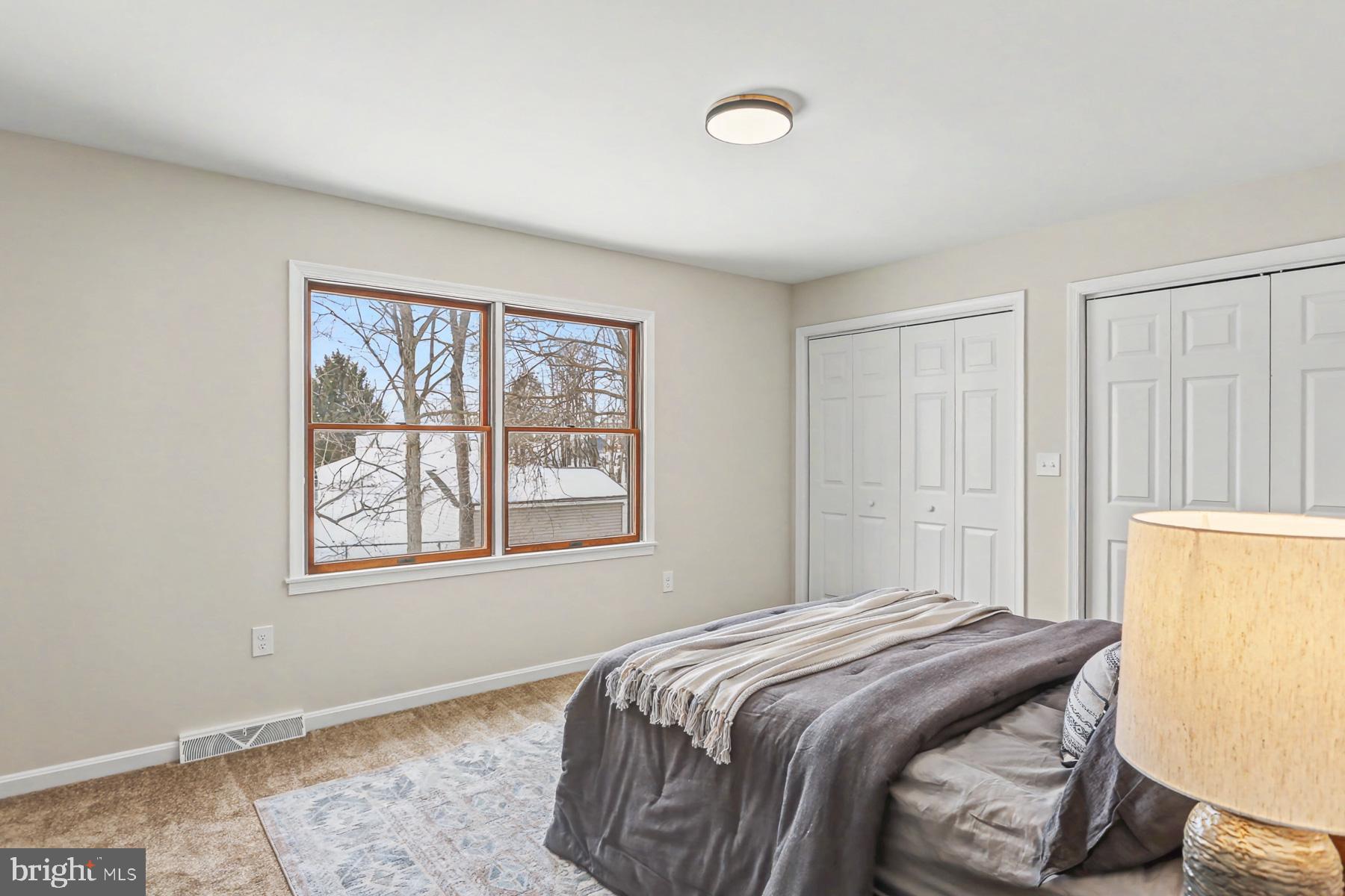 LAWNFORD ACRES - Residential