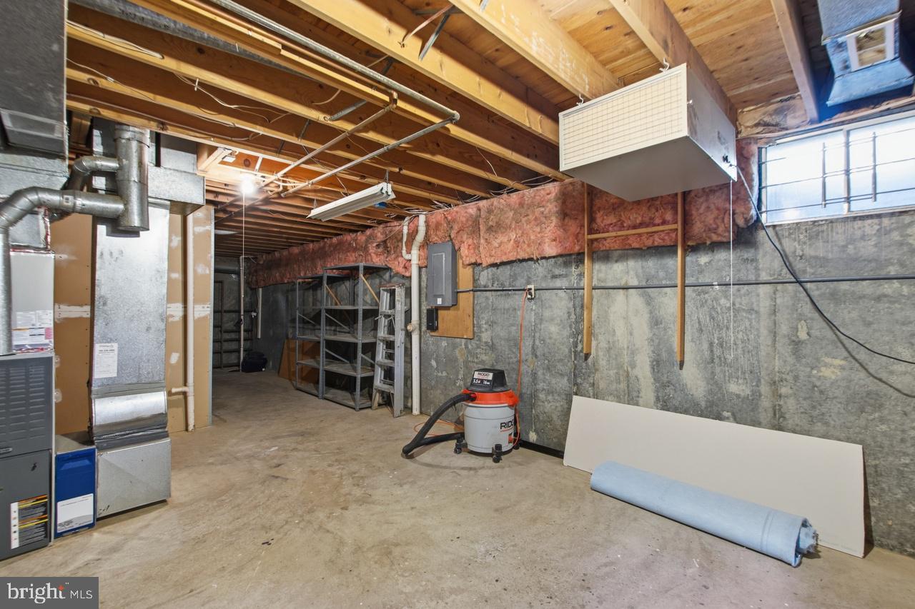 LONGWOOD KNOLLS - Residential