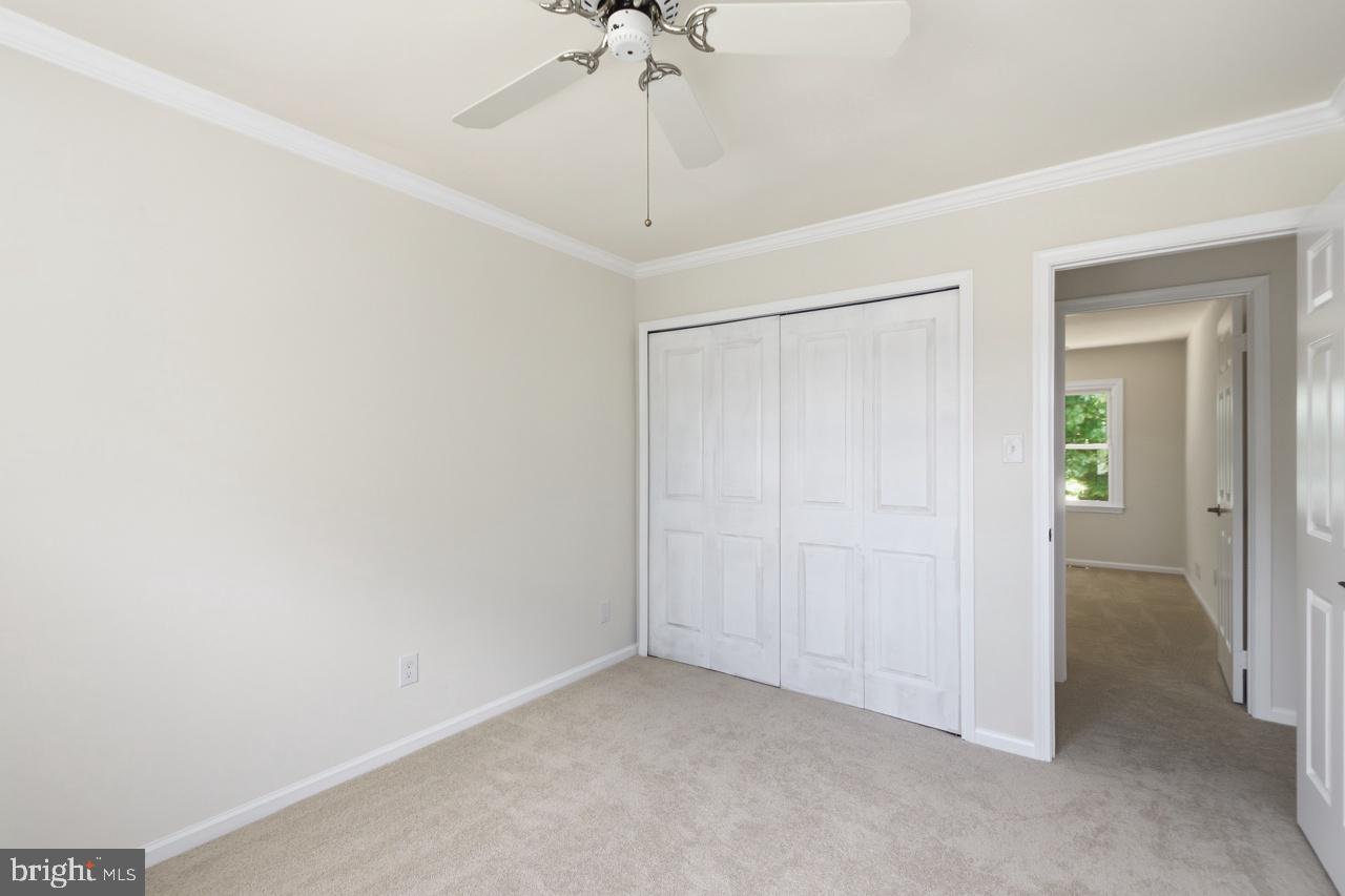 LONGWOOD KNOLLS - Residential