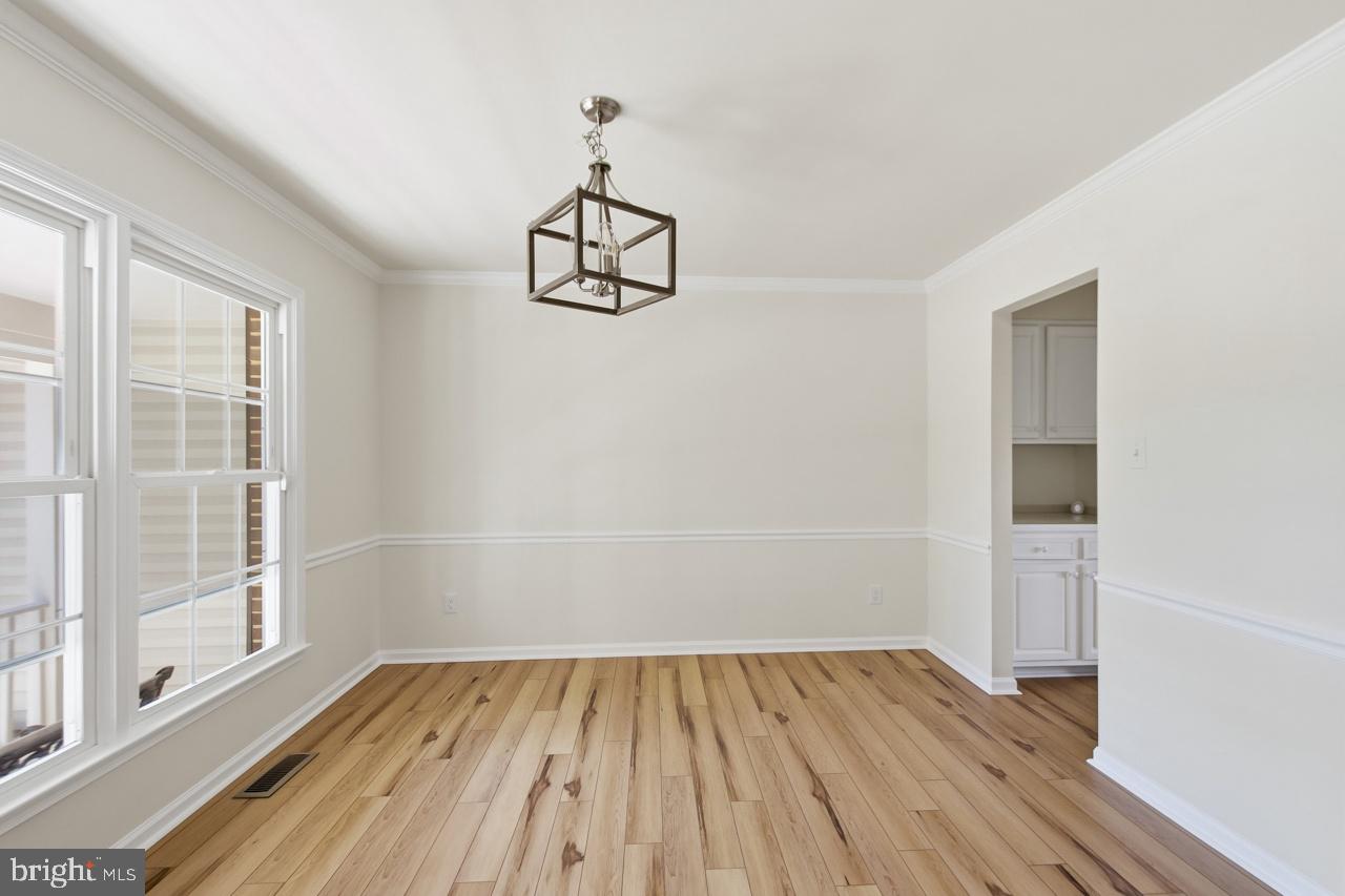 LONGWOOD KNOLLS - Residential