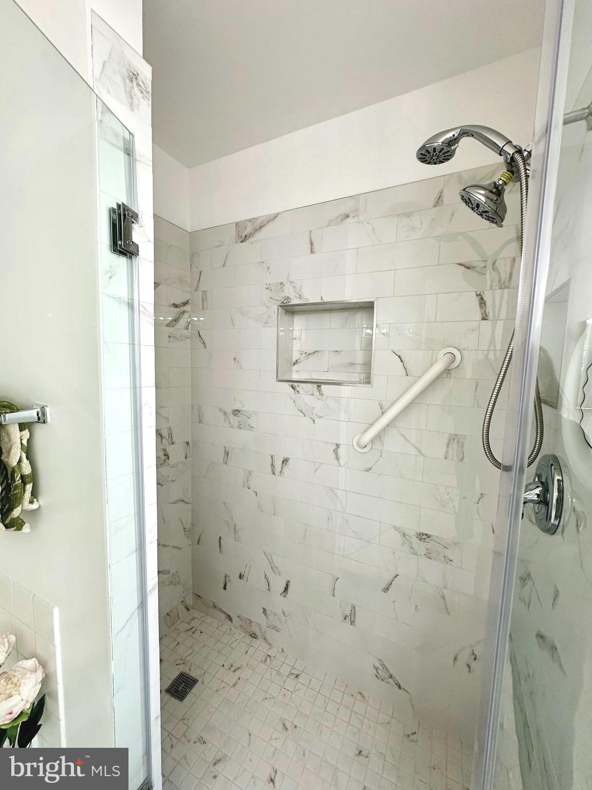 LONGWOOD KNOLLS - Residential