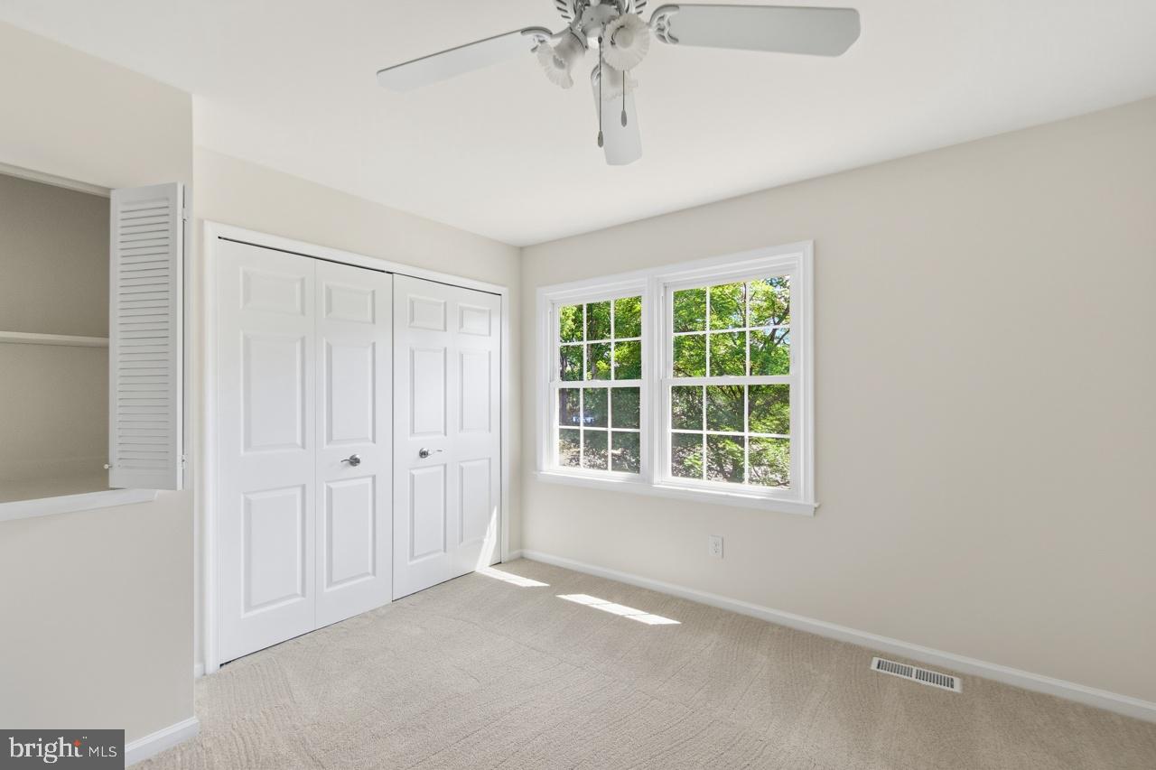 LONGWOOD KNOLLS - Residential