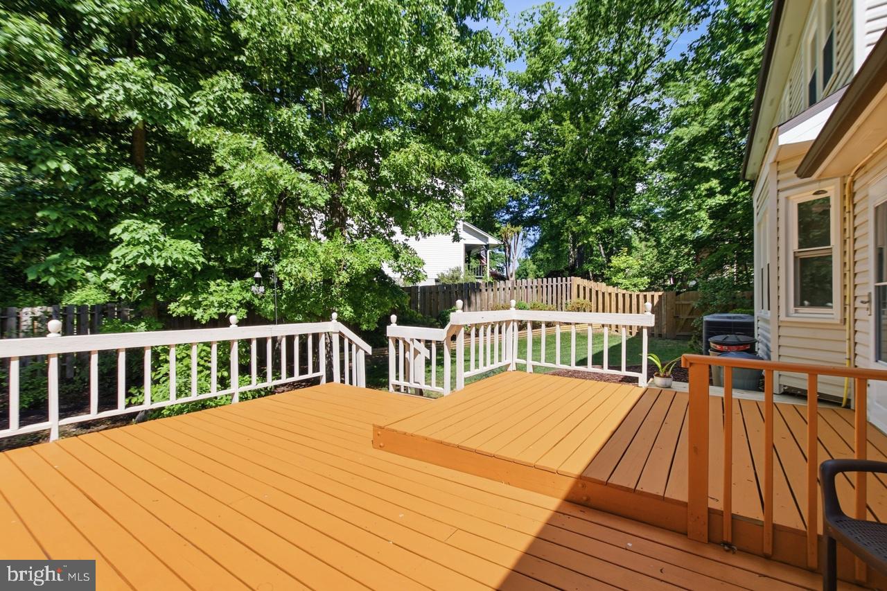 LONGWOOD KNOLLS - Residential