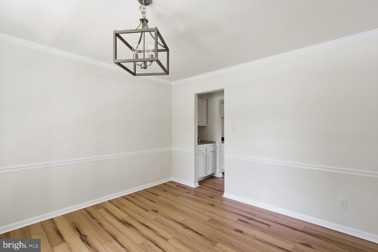 LONGWOOD KNOLLS - Residential