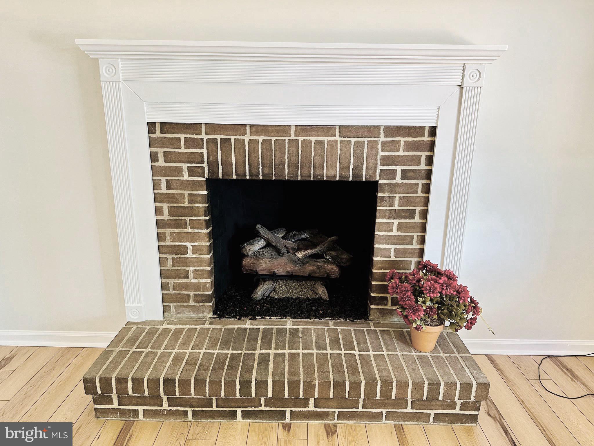 LONGWOOD KNOLLS - Residential
