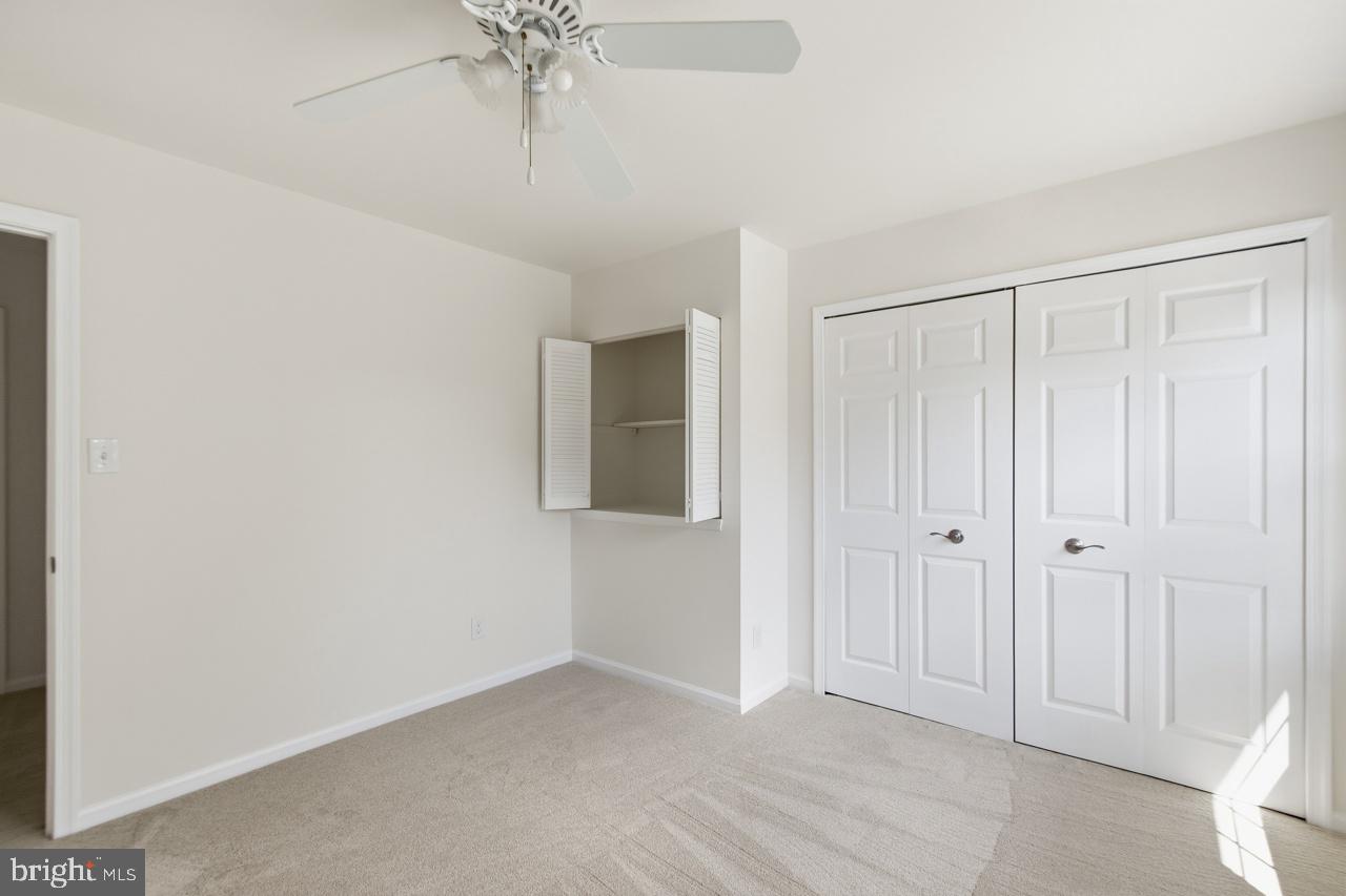 LONGWOOD KNOLLS - Residential
