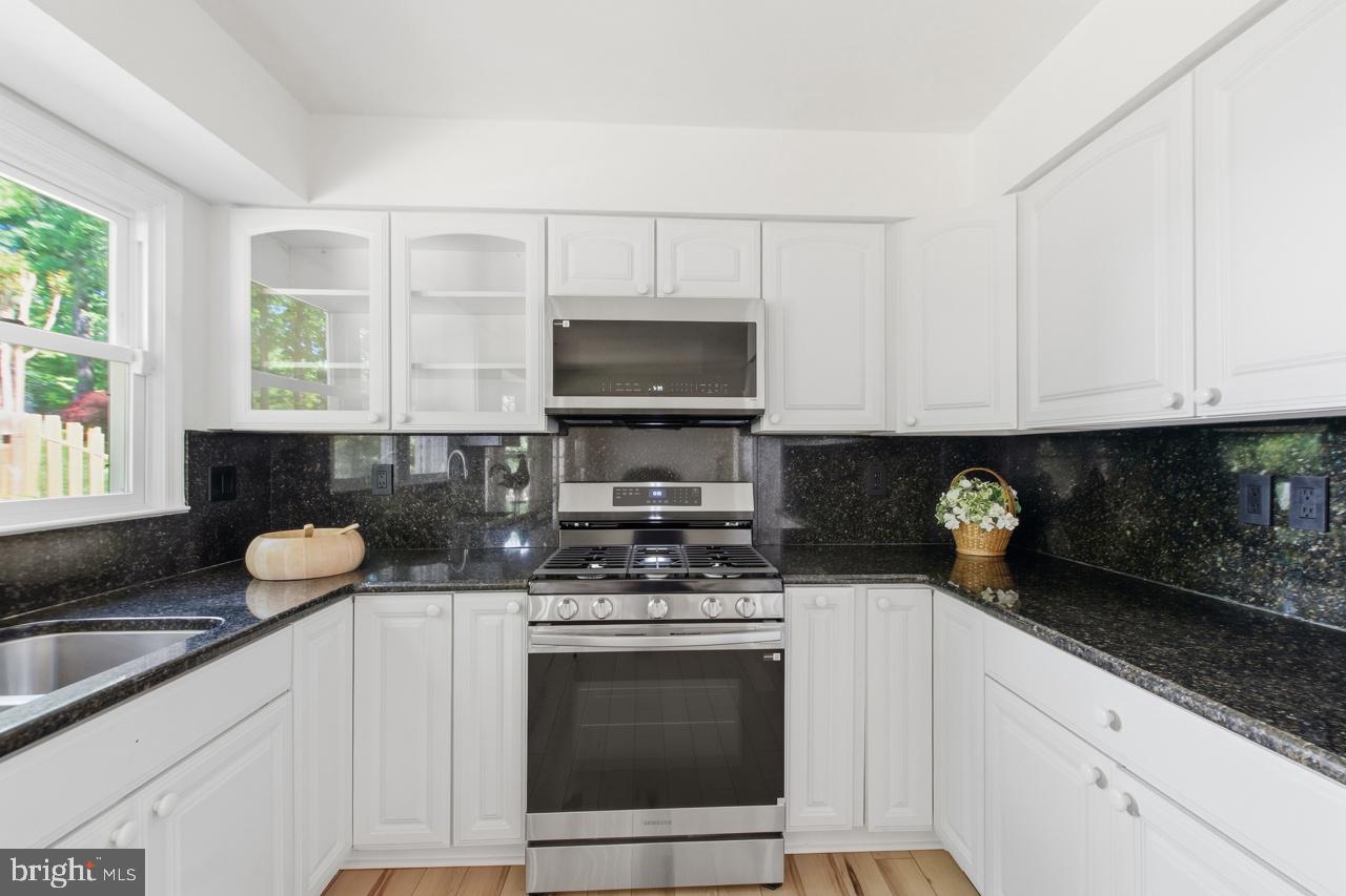 LONGWOOD KNOLLS - Residential