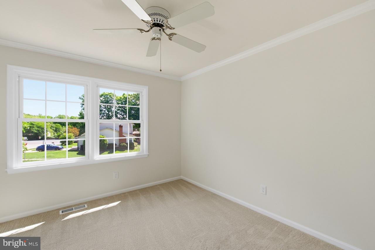 LONGWOOD KNOLLS - Residential