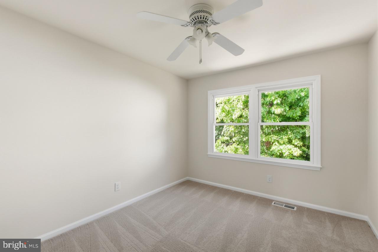 LONGWOOD KNOLLS - Residential