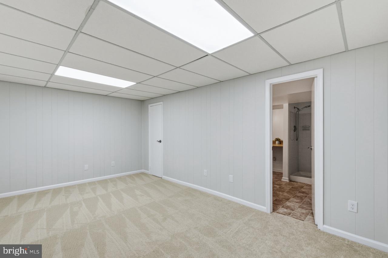 LONGWOOD KNOLLS - Residential