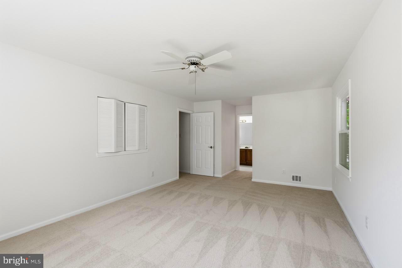 LONGWOOD KNOLLS - Residential
