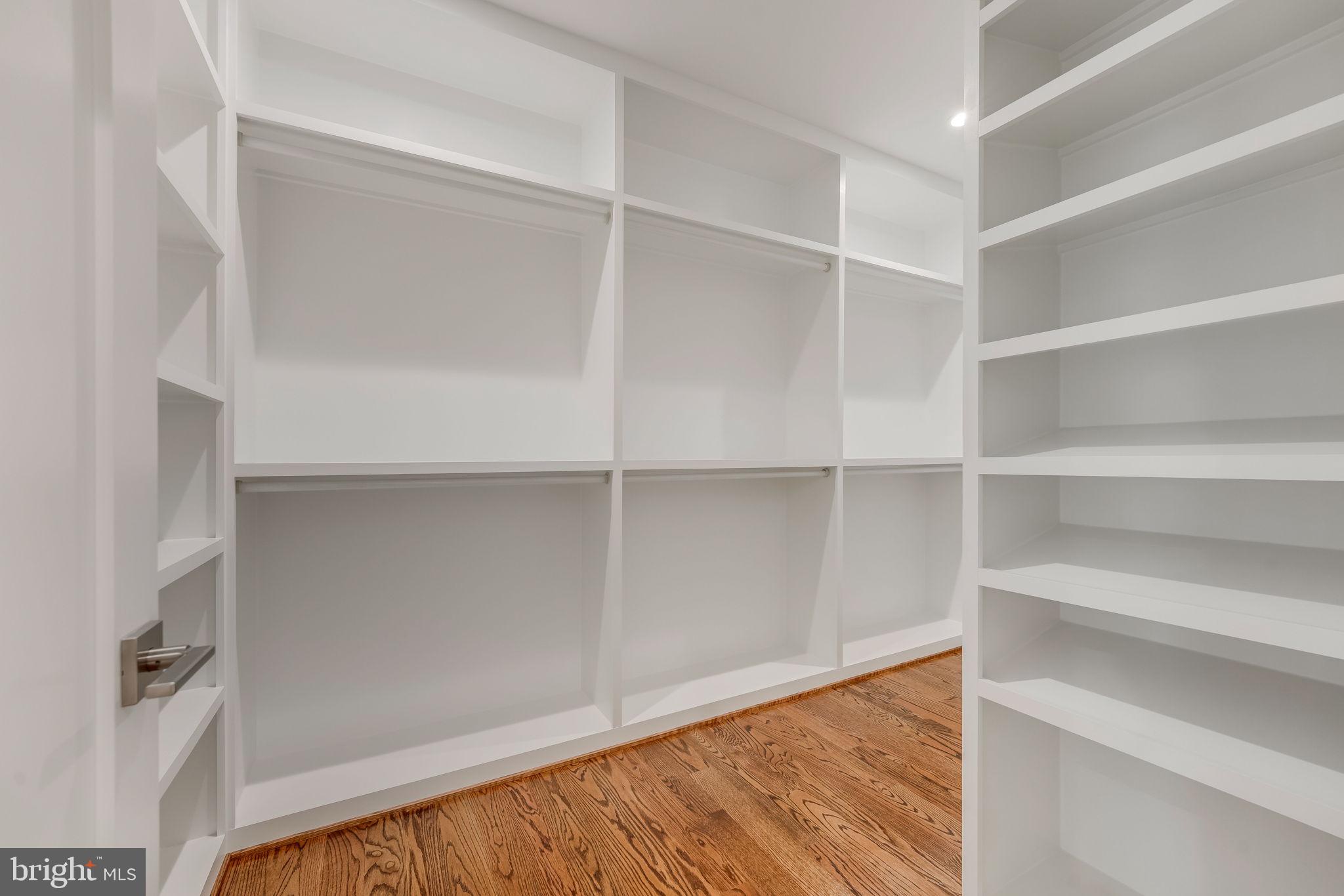 PIMMIT HILLS - Residential