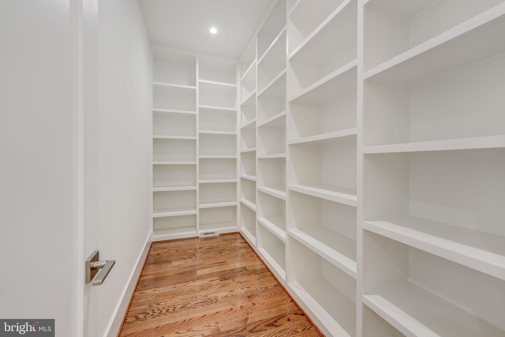 PIMMIT HILLS - Residential