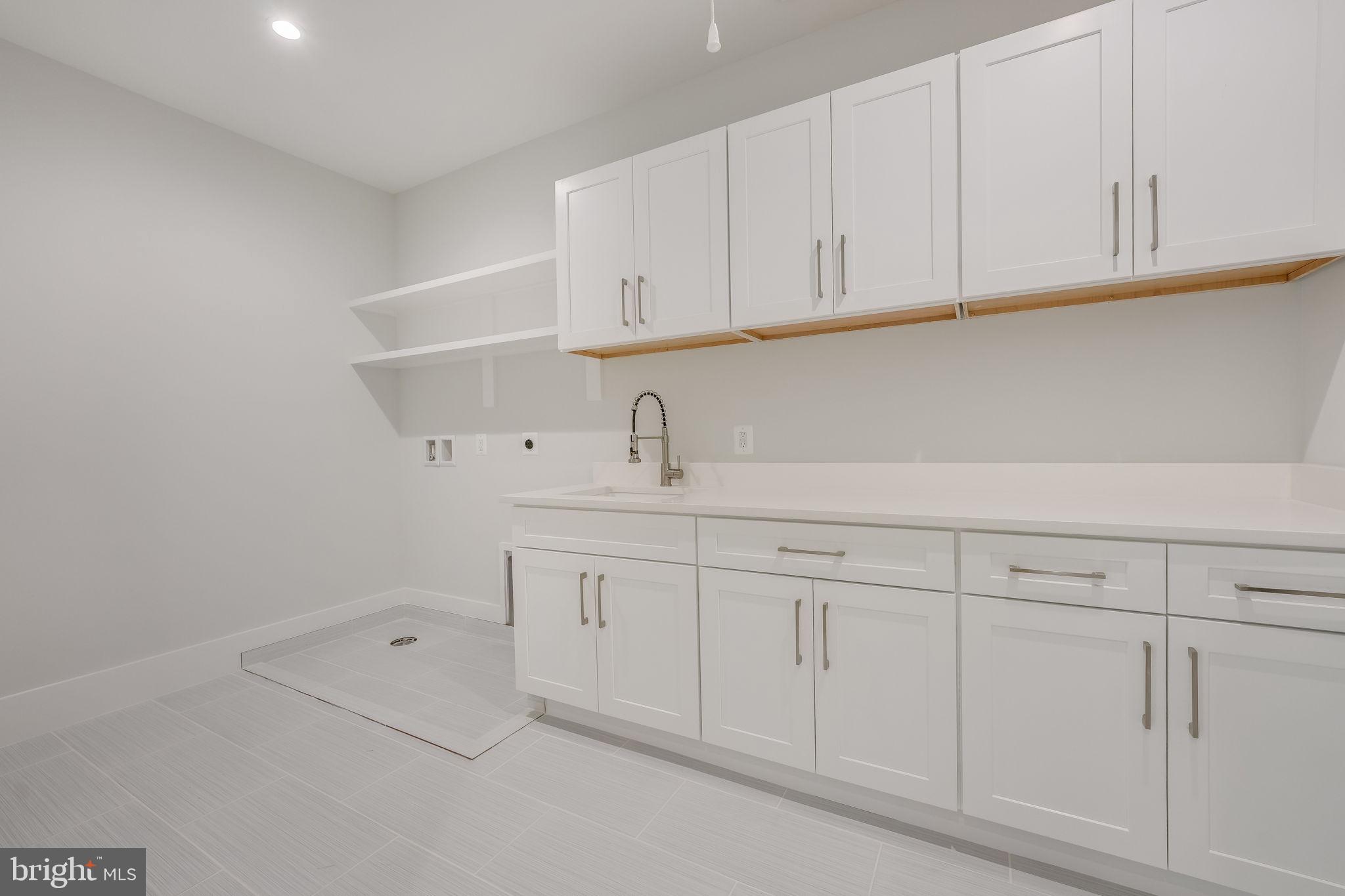 PIMMIT HILLS - Residential