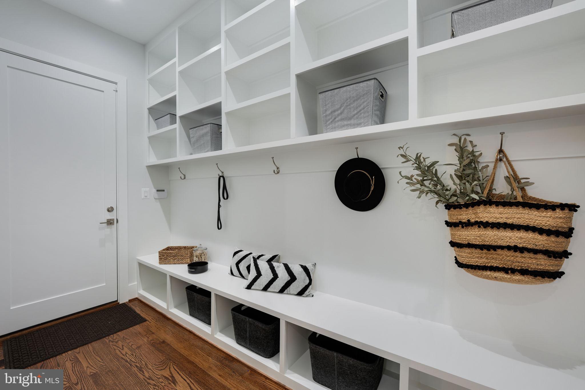 PIMMIT HILLS - Residential