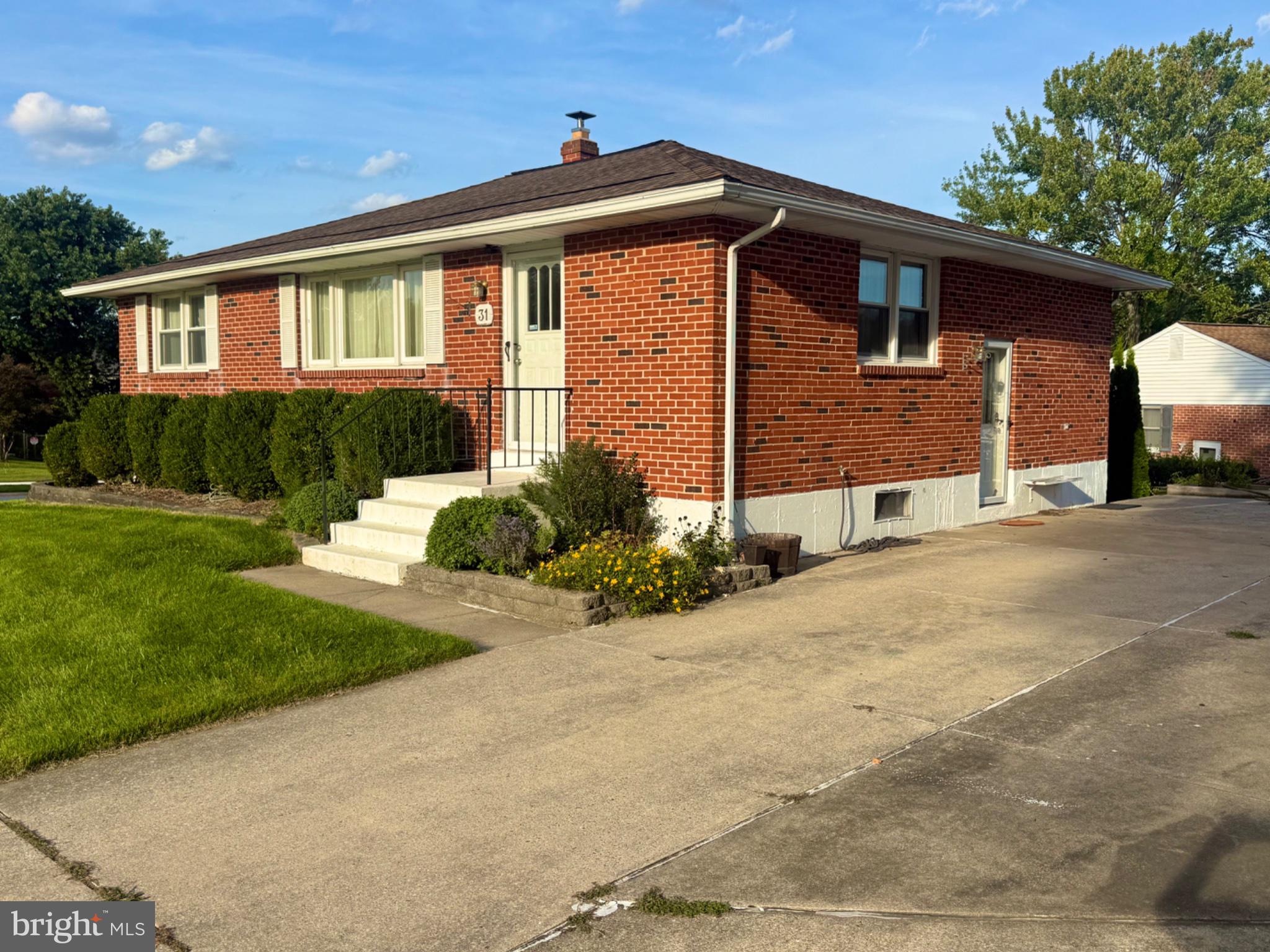 31 TREVETT BOULEVARD