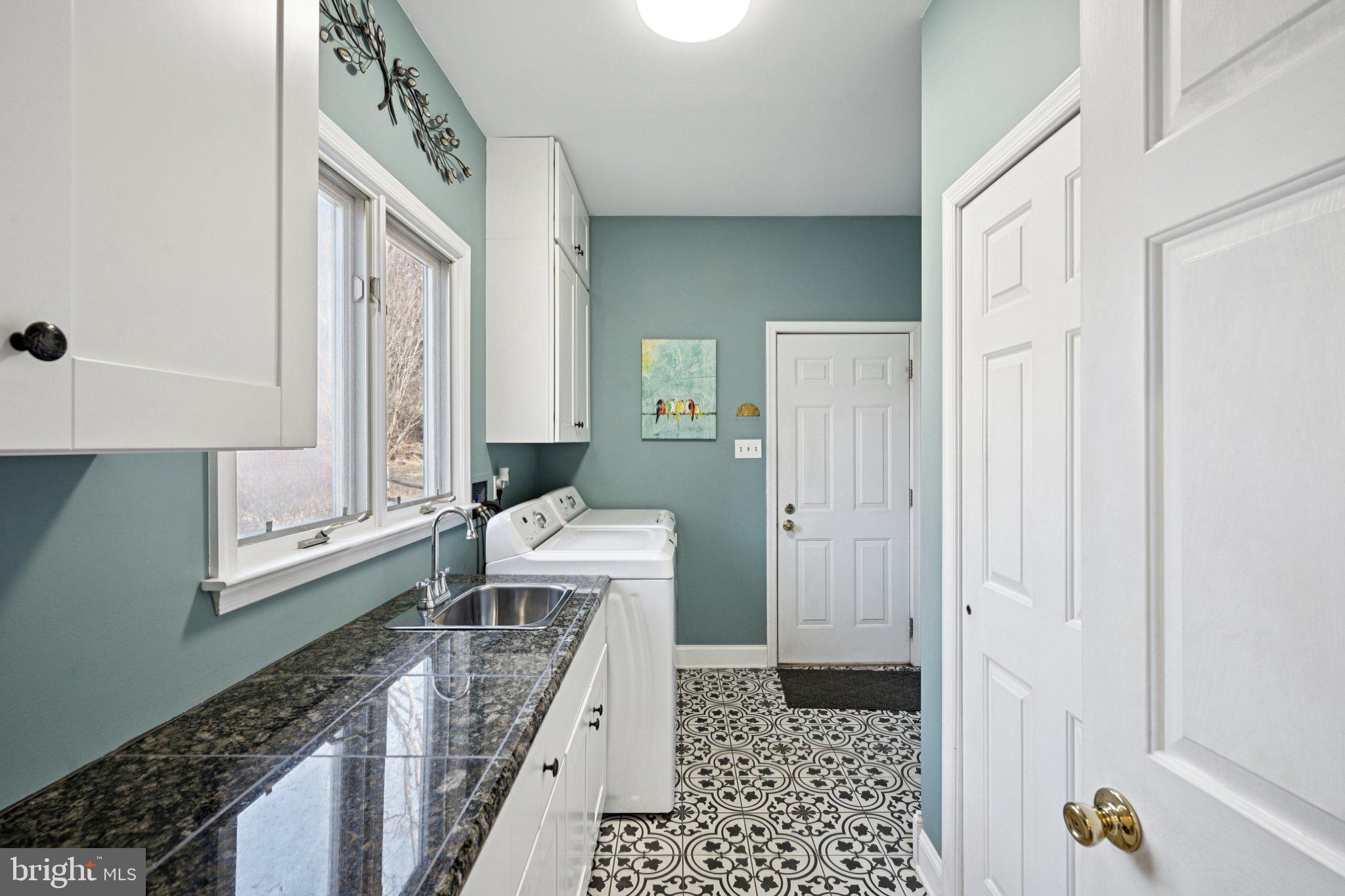 ROCKFORD ESTATES - Residential