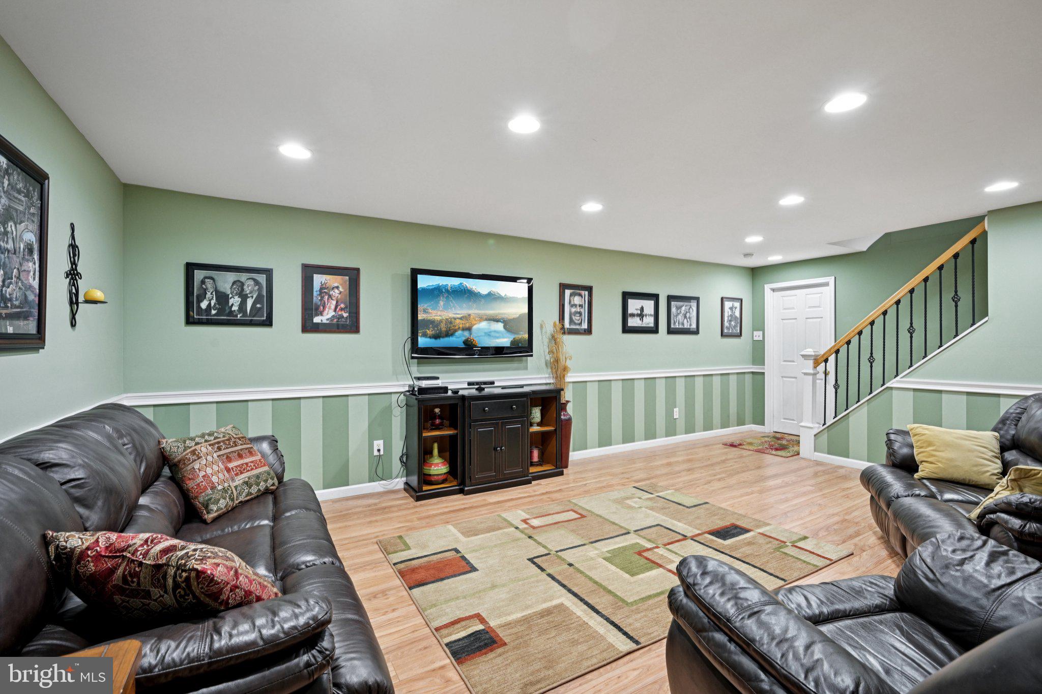 ROCKFORD ESTATES - Residential