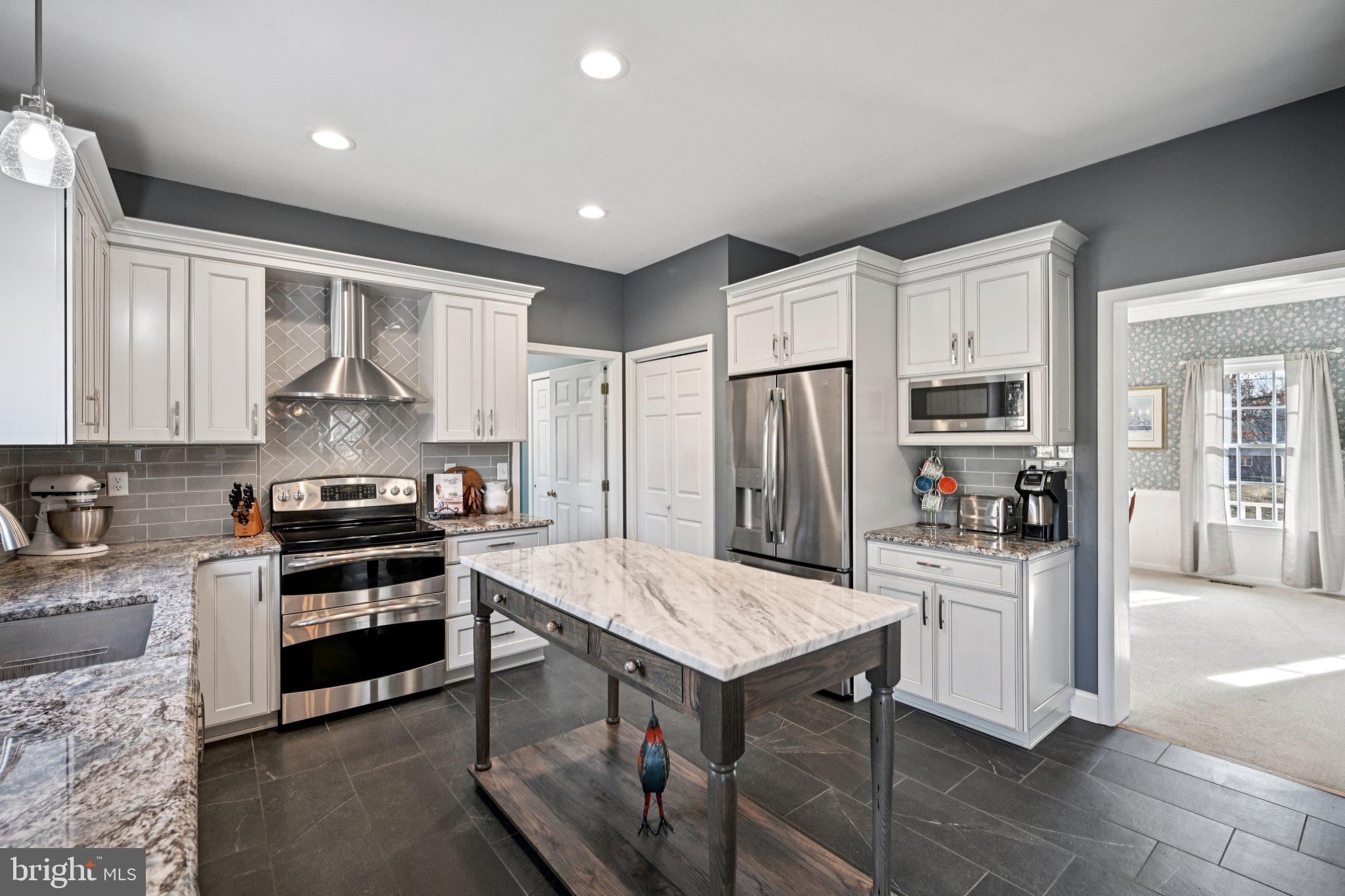 ROCKFORD ESTATES - Residential