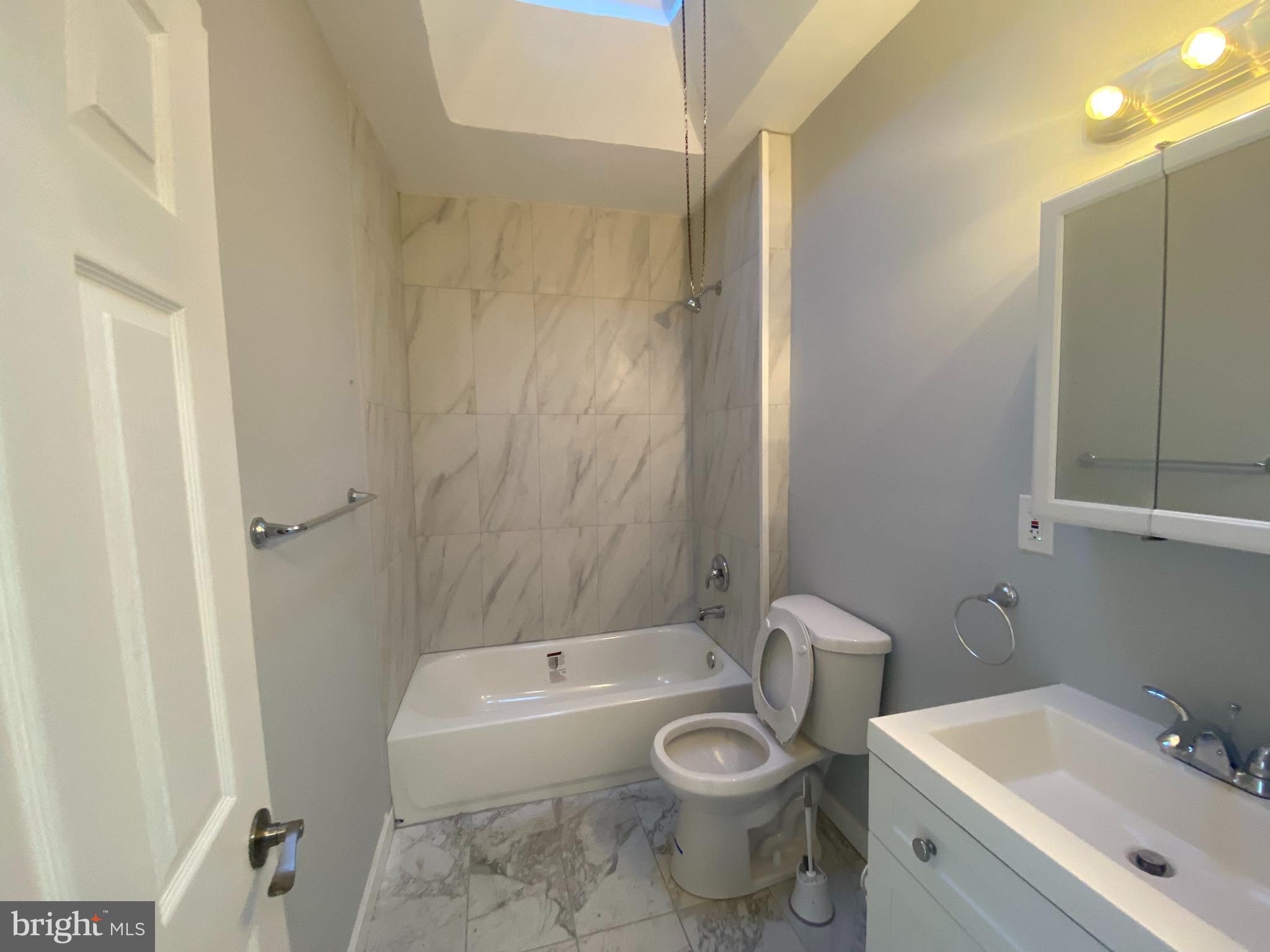 OAK LANE - Residential Lease