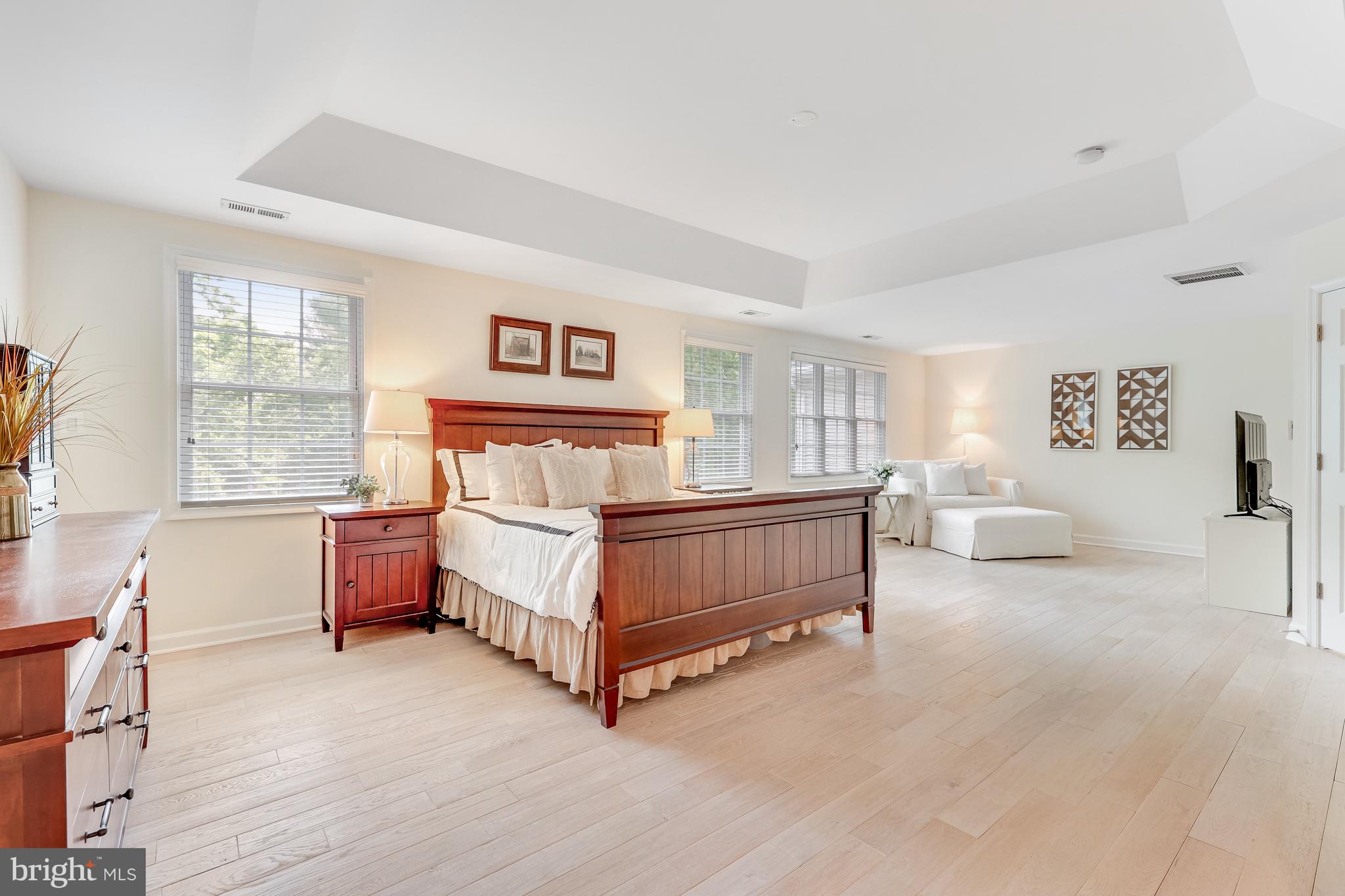 SALONA VILLAGE - Residential