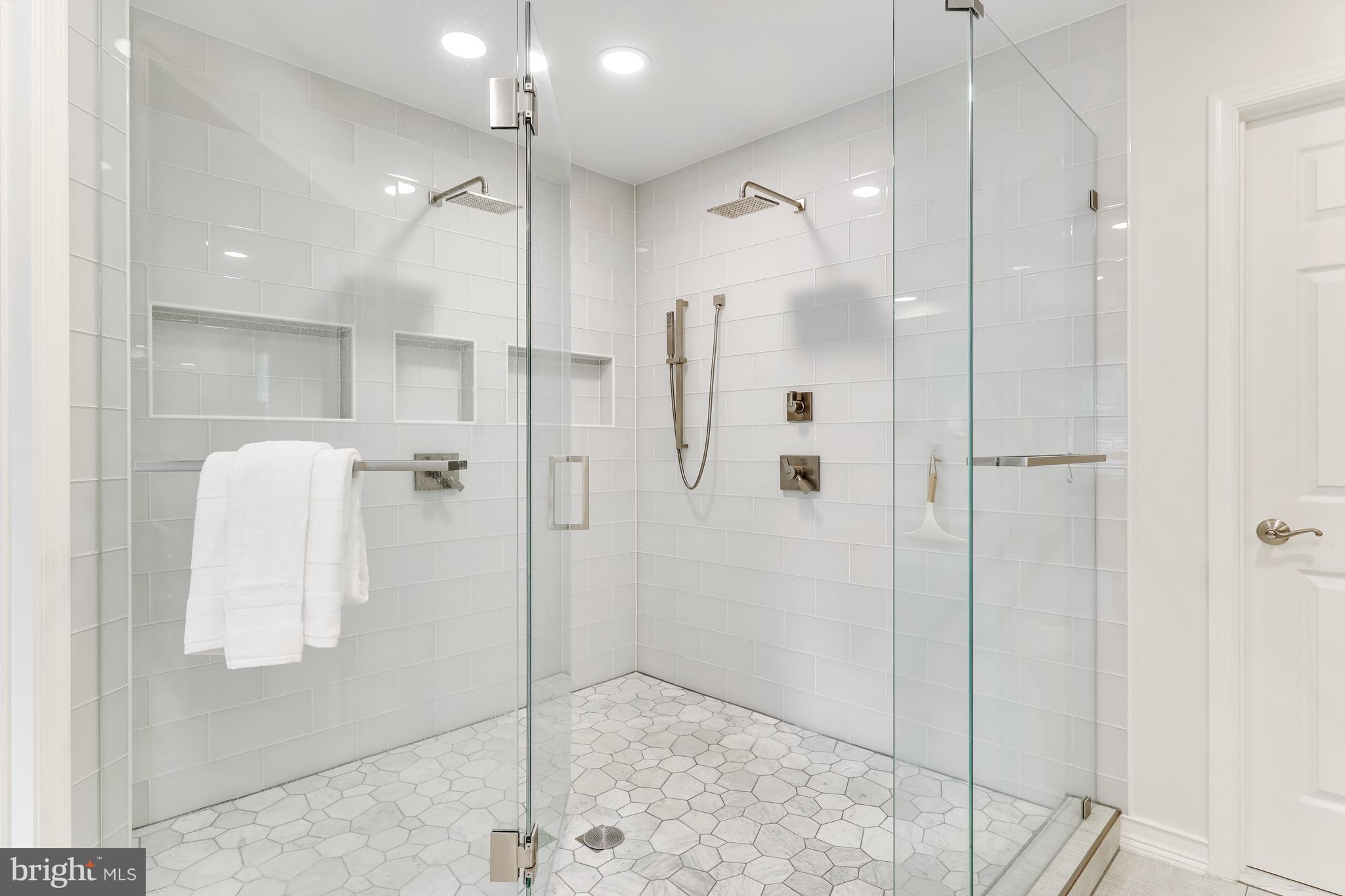 SALONA VILLAGE - Residential