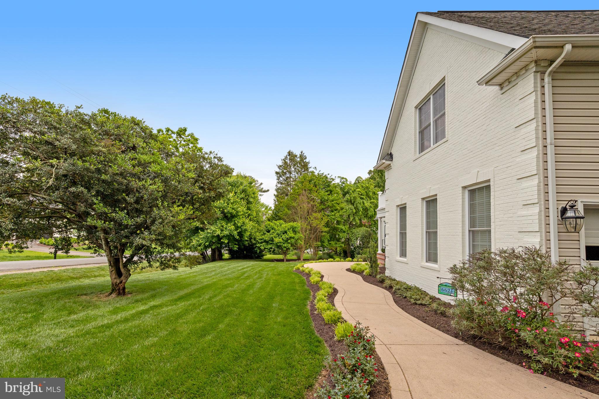 SALONA VILLAGE - Residential