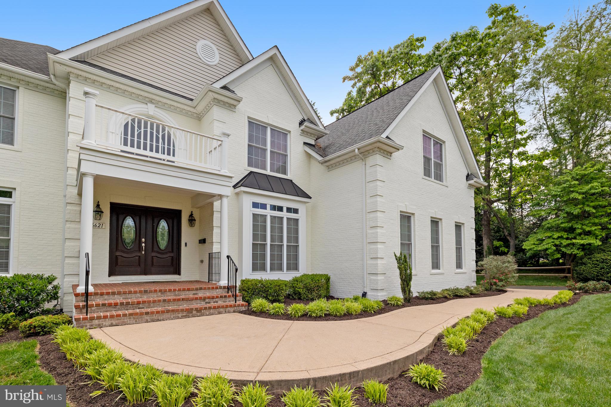 SALONA VILLAGE - Residential