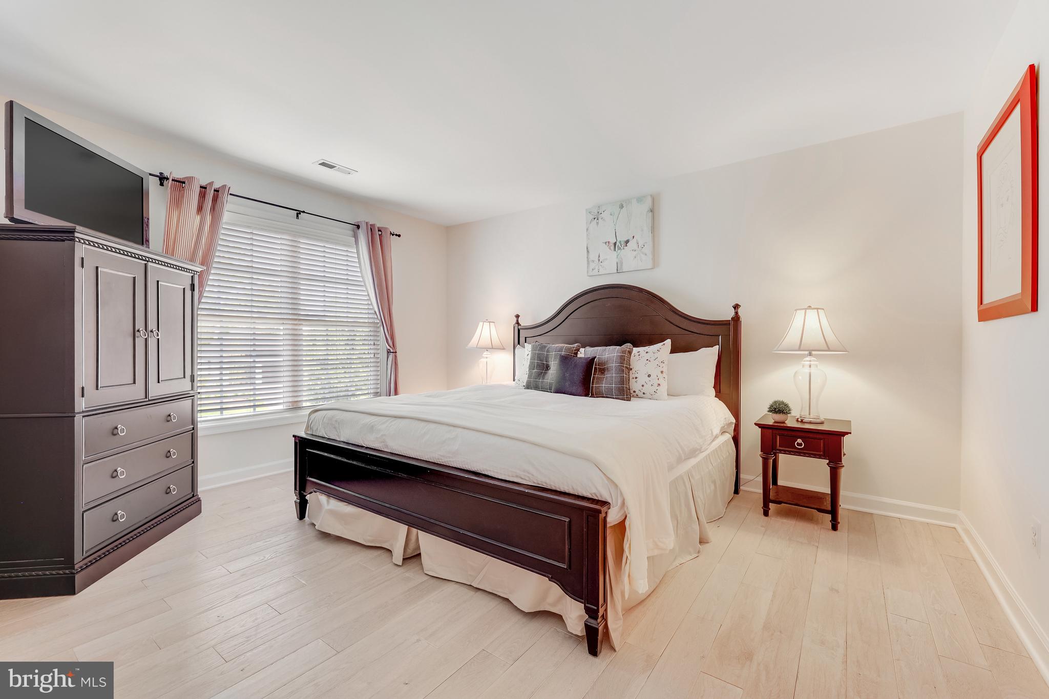 SALONA VILLAGE - Residential