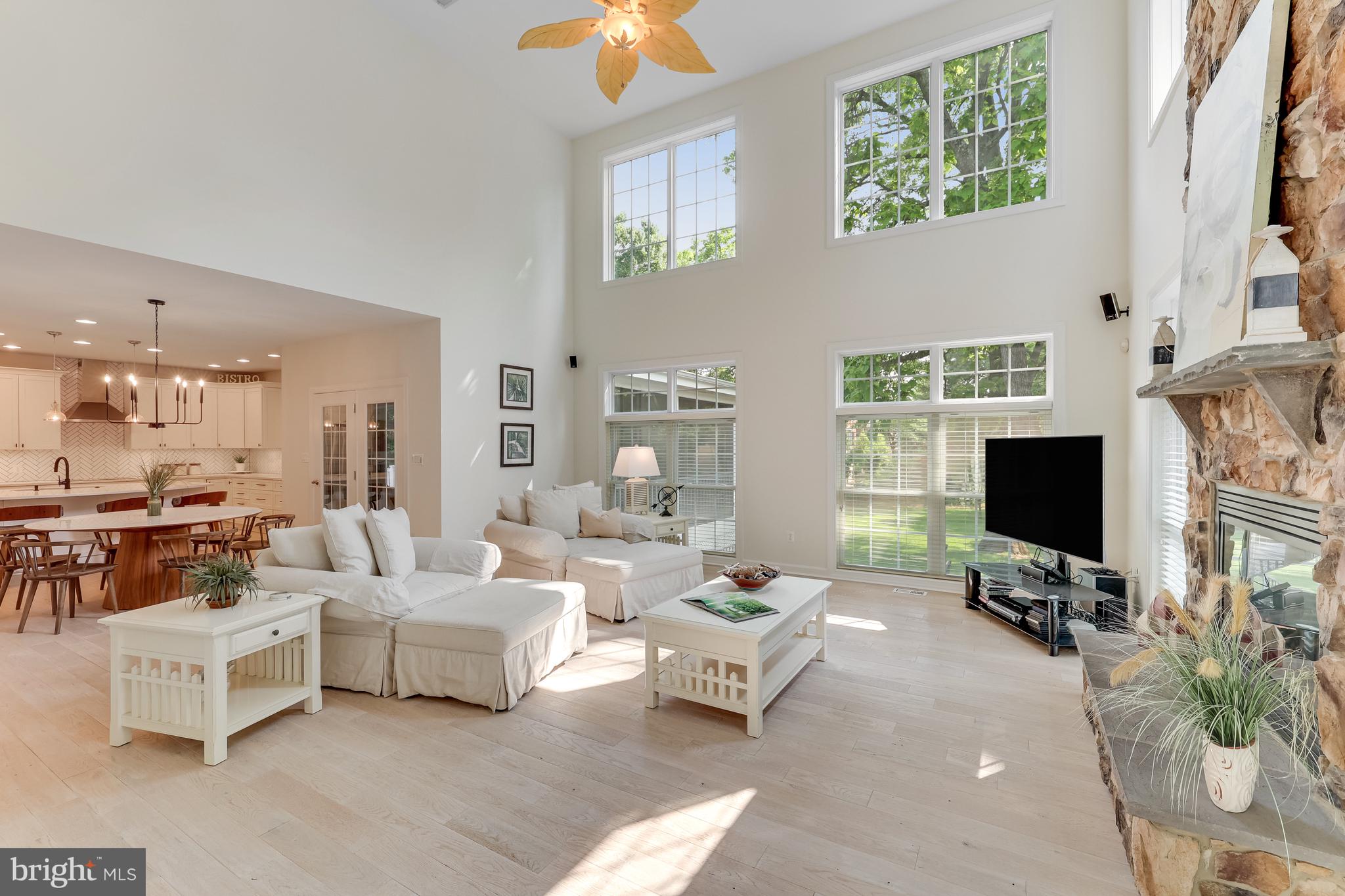 SALONA VILLAGE - Residential